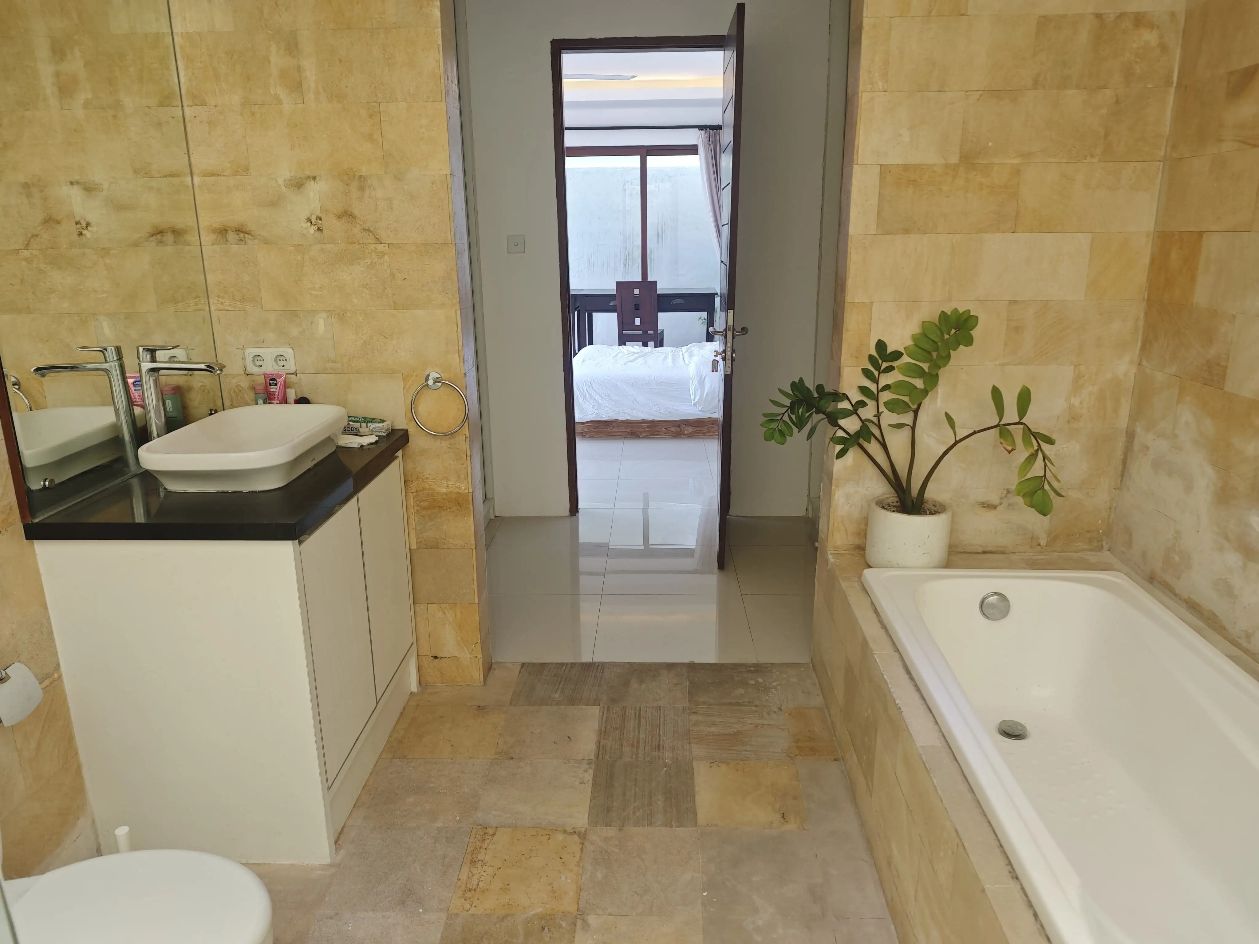 Villa 250m² in Indonesia, Canggu. Priced at 37200$ rent photo-2