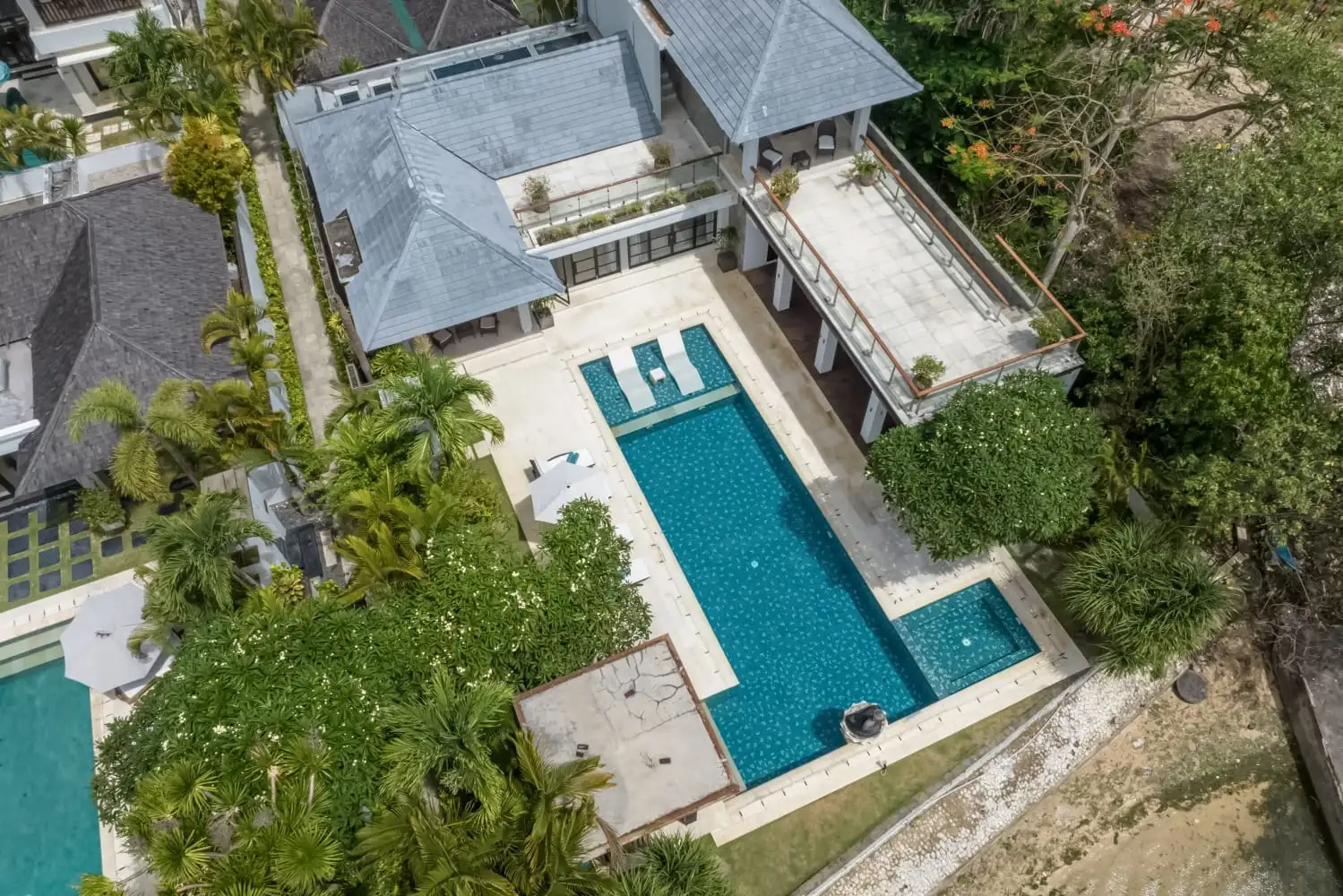 Villa 388m² in Indonesia, Bukit. Priced at 148221$ rent photo-4