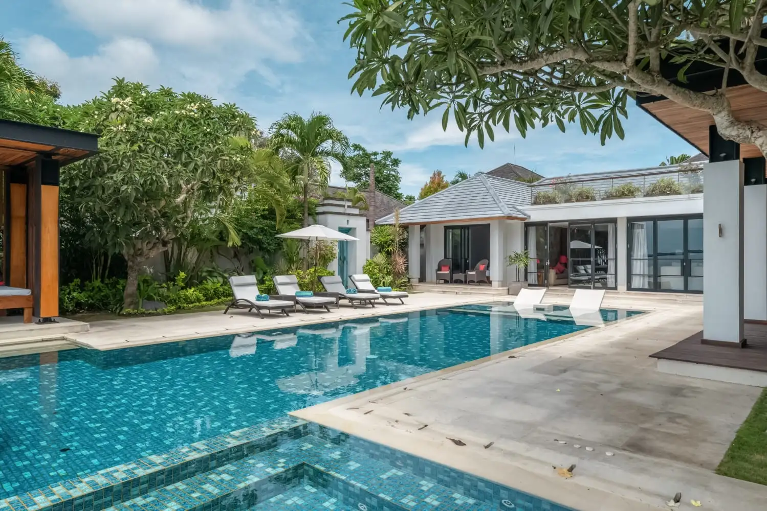 Villa 388m² in Indonesia, Bukit. Priced at 148221$ rent photo-13