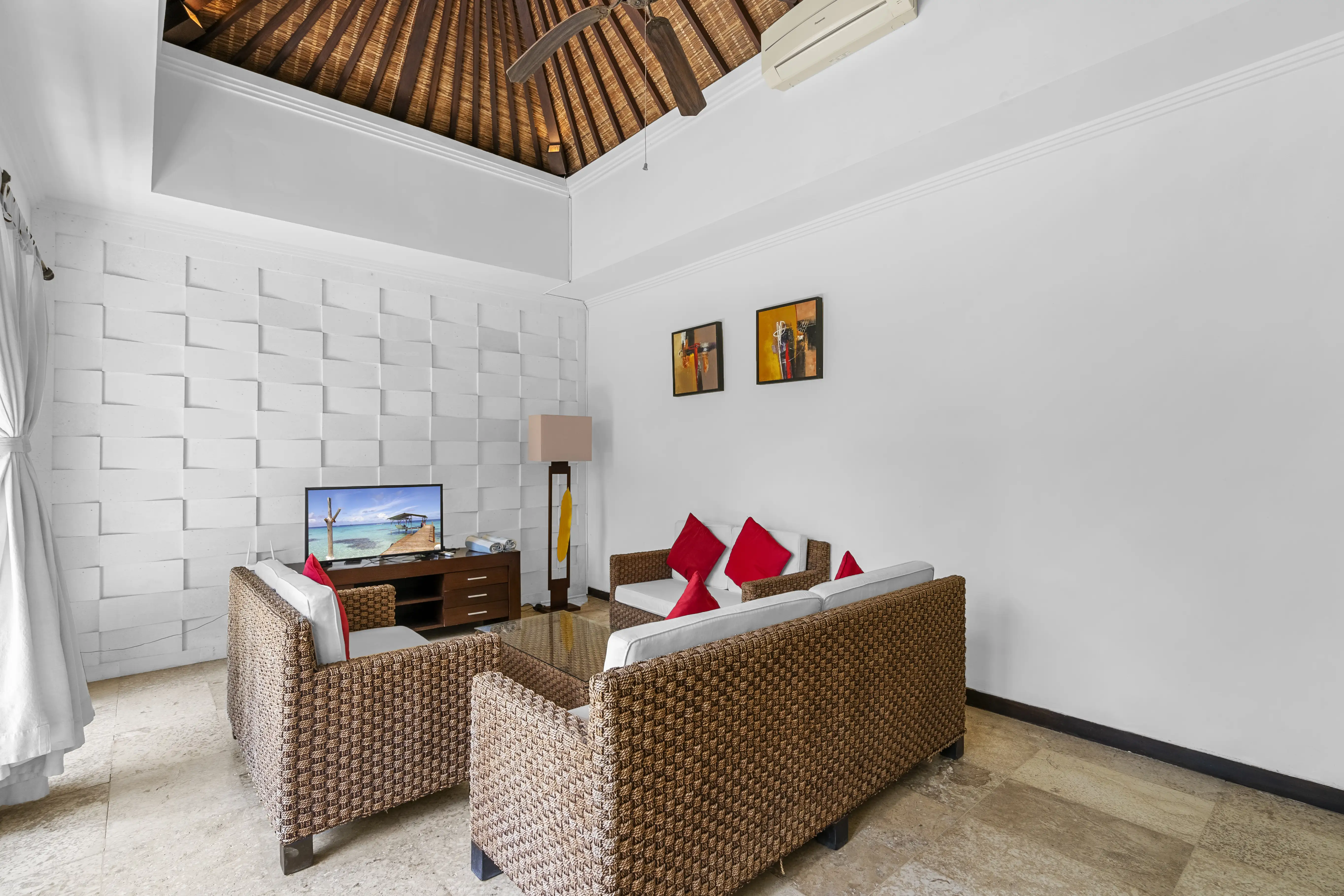 Villa 180m² in Indonesia, Bukit. Priced at 21700$ rent photo-13