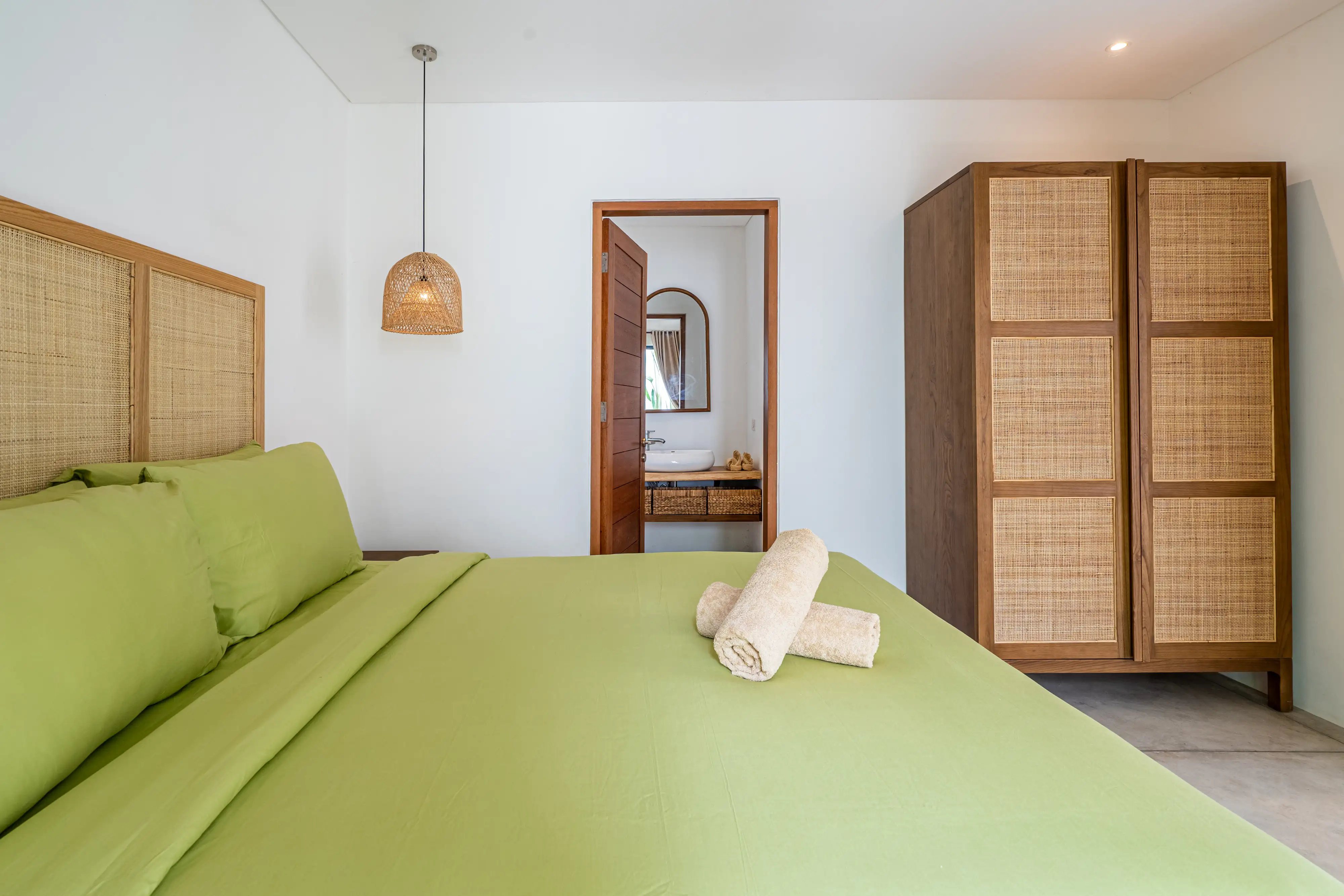 Villa 213m² in Indonesia, Canggu. Priced at 195000$ rent photo-15