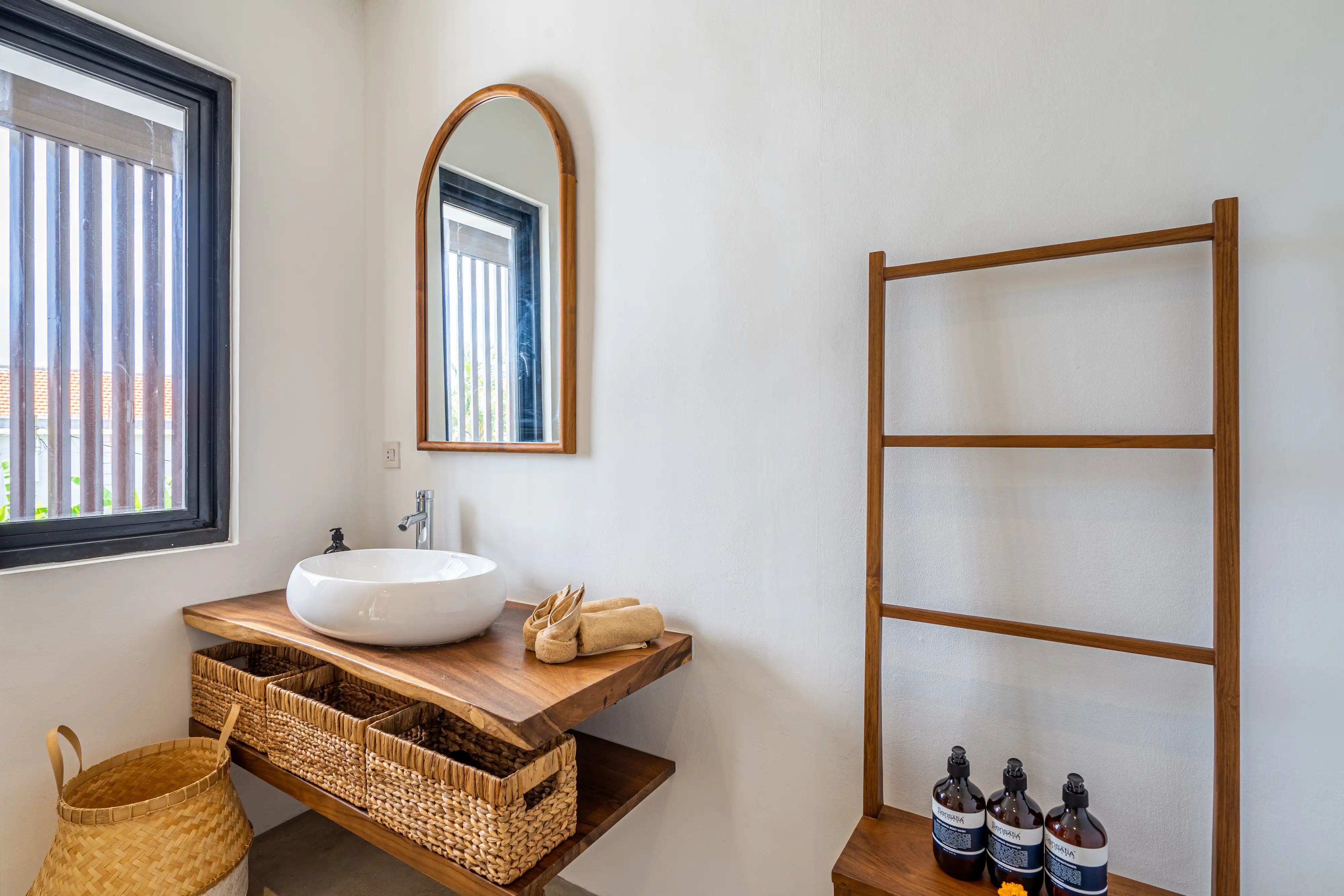 Villa 213m² in Indonesia, Canggu. Priced at 195000$ rent photo-30