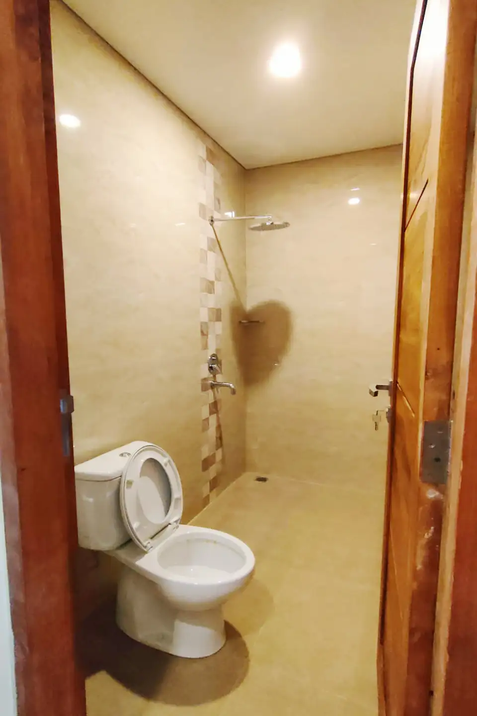 Villa 400m² in Indonesia, East-Bali. Priced at 23581$ rent photo-2