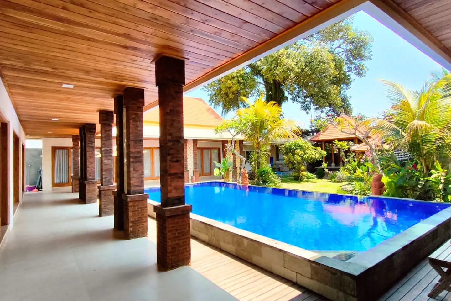 Villa 400m² in Indonesia, East-Bali. Priced at 23581$ rent photo-14