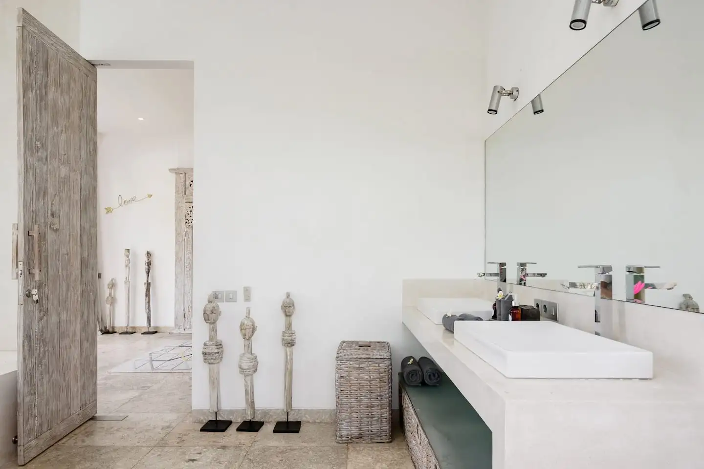 Villa 300m² in Indonesia, Canggu. Priced at 58000$ rent photo-4