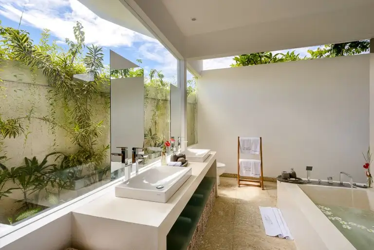 Villa 350m² in Indonesia, Canggu. Priced at 60000$ rent photo-1