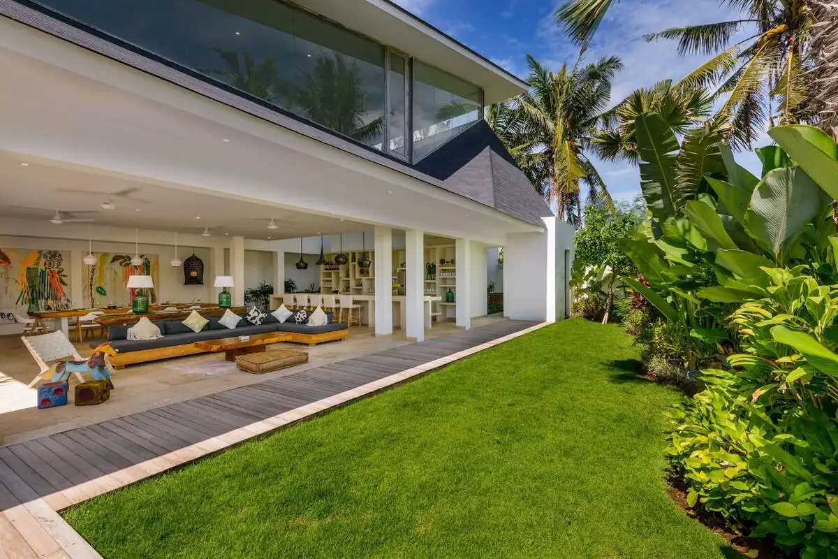 Villa 350m² in Indonesia, Canggu. Priced at 60000$ rent photo-3