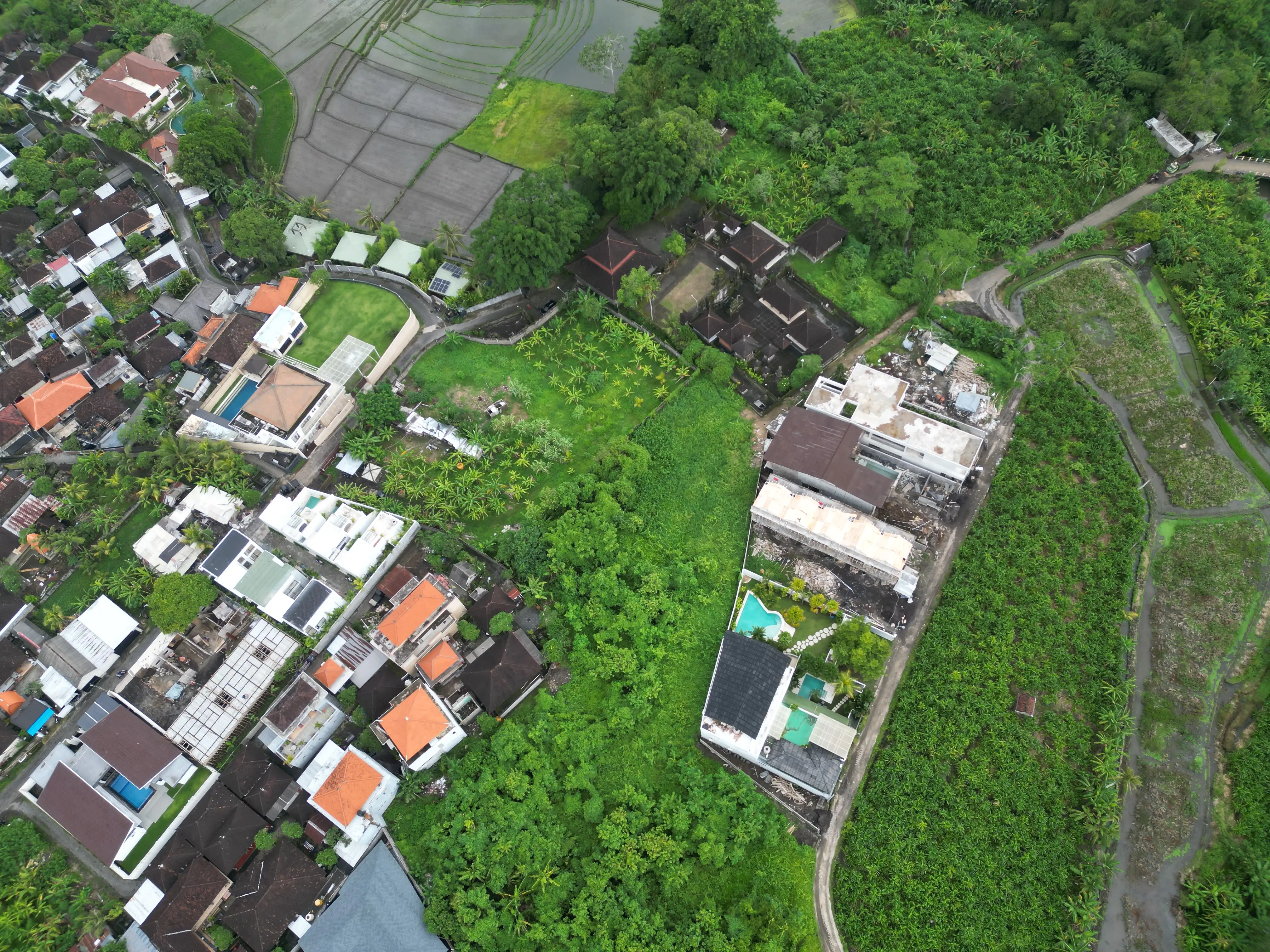 Land 0m² in Indonesia, Canggu. Priced at 104292$ rent photo-3