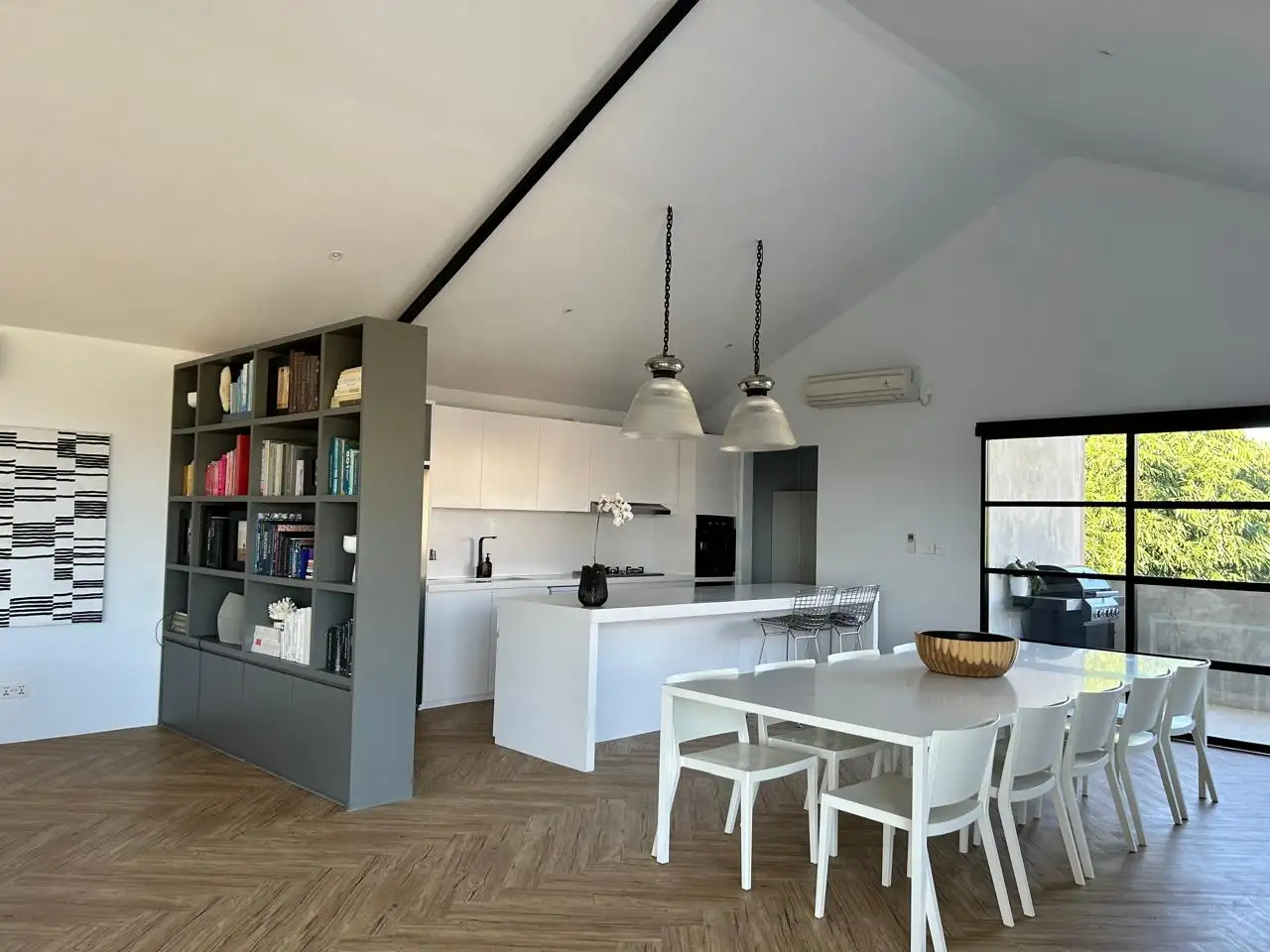 Villa 428m² in Indonesia, Canggu. Priced at 600000$ rent photo-35
