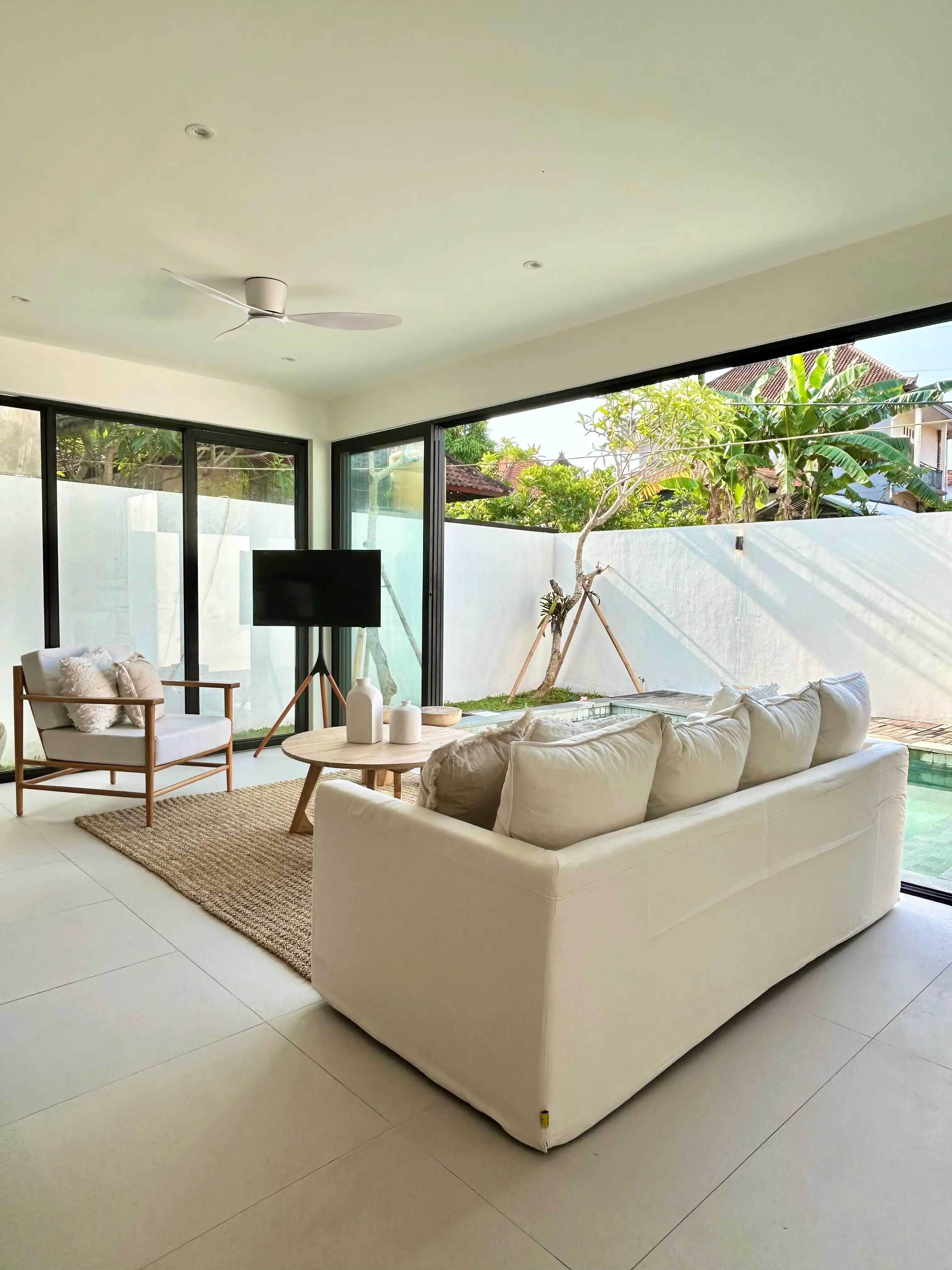 Villa 146m² in Indonesia, Canggu. Priced at 250000$ rent photo-12