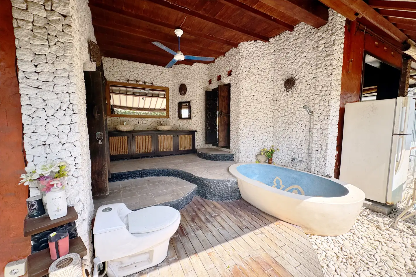 Villa 250m² in Indonesia, Umalas. Priced at 184754$ rent photo-3