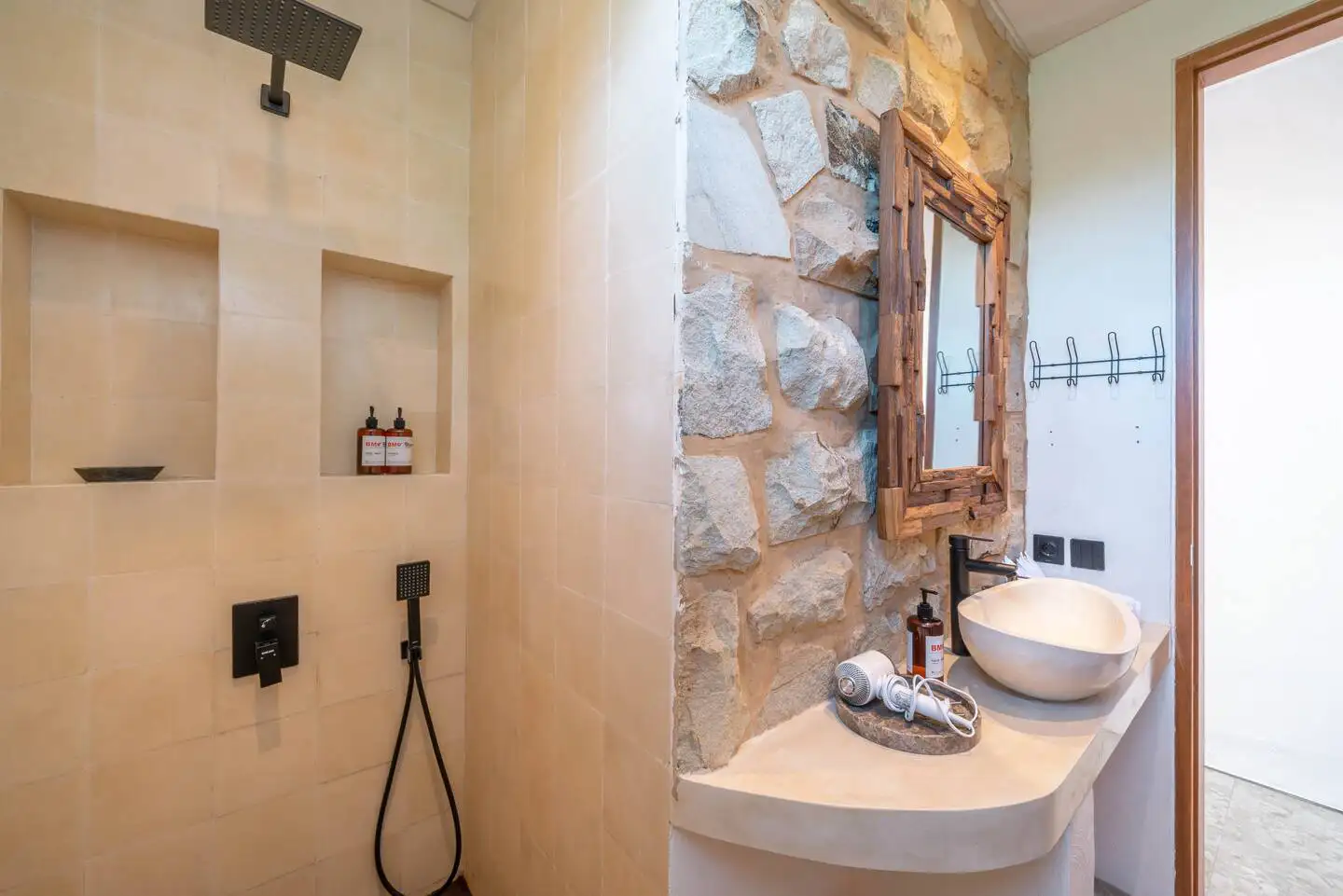 Villa 141m² in Indonesia, Canggu. Priced at 260000$ rent photo-12