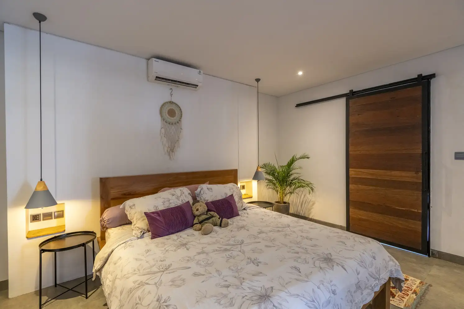 Flat 250m² in Indonesia, Canggu. Priced at 555000$ rent photo-3