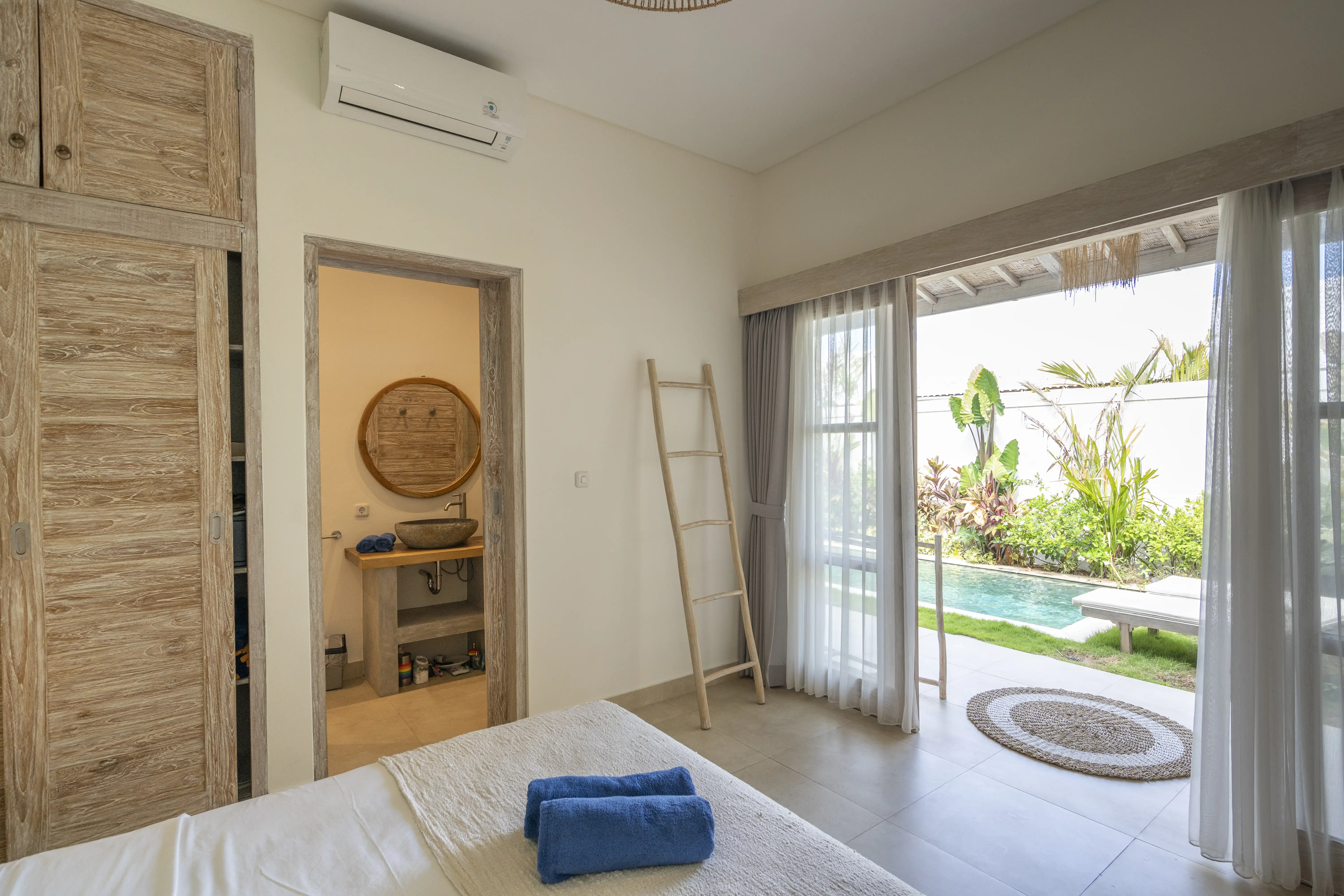 Villa 120m² in Indonesia, Kerobokan. Priced at 250000$ rent photo-8