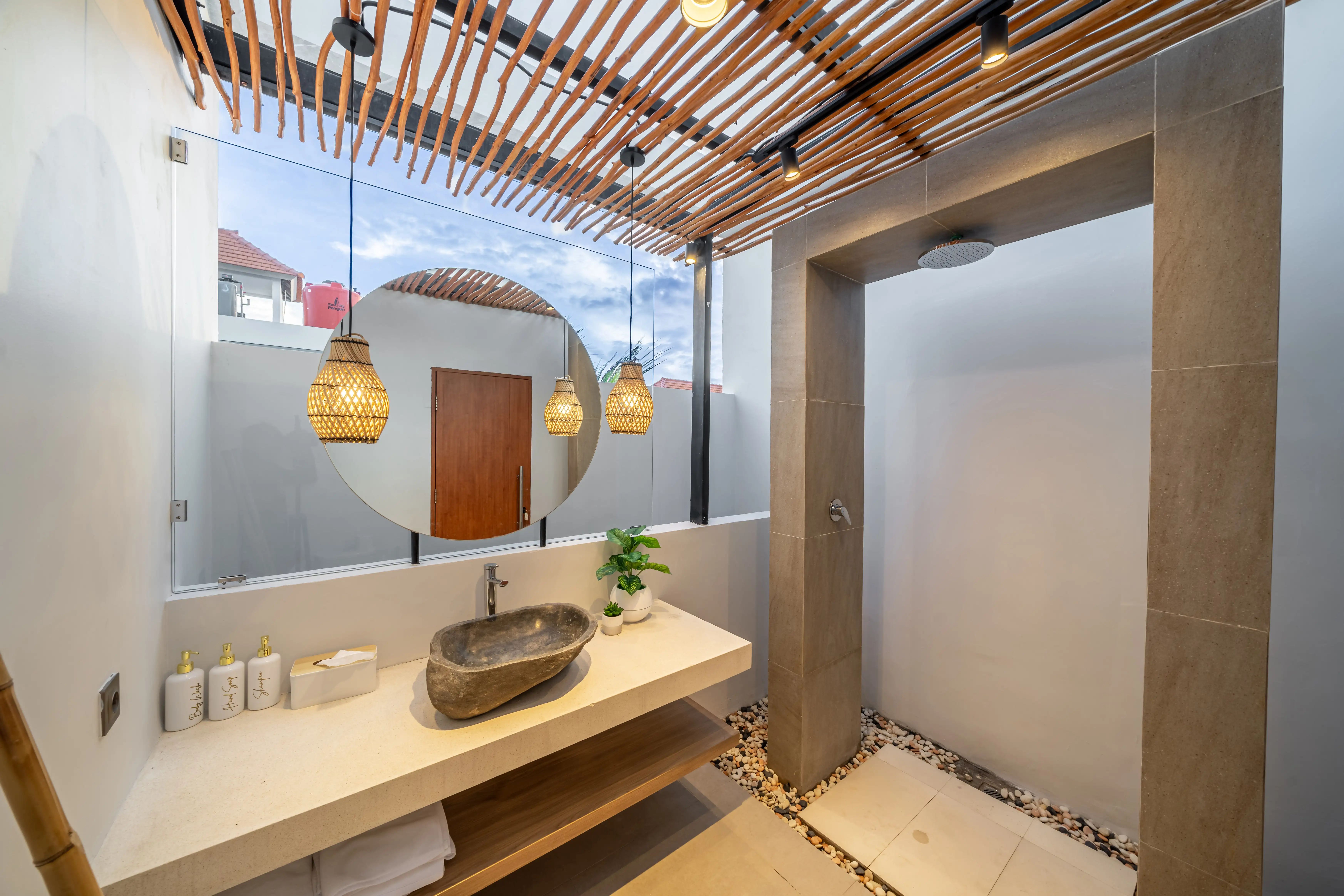 Villa 124m² in Indonesia, Canggu. Priced at 350000$ rent photo-3