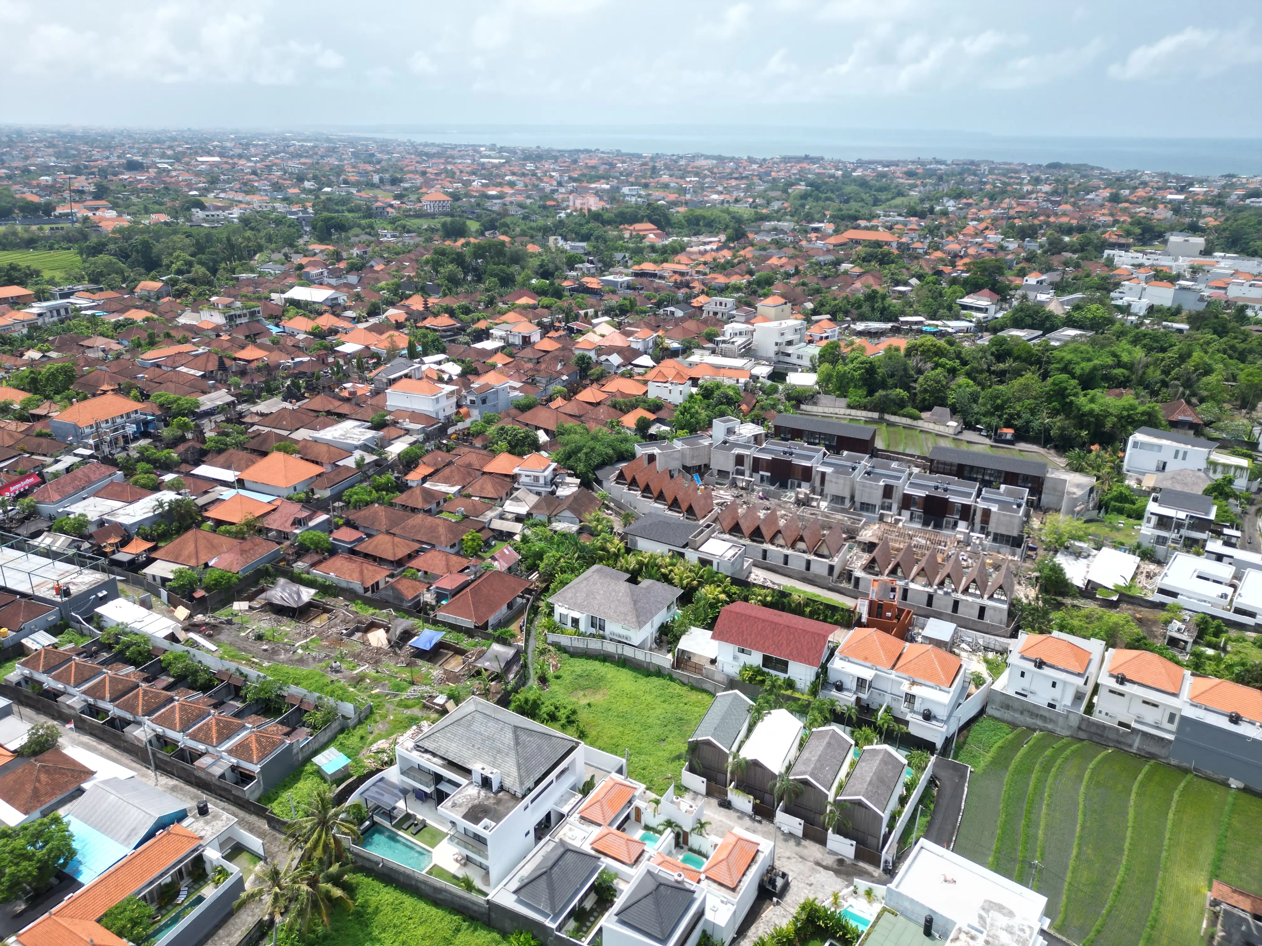 Land 0m² in Indonesia, Canggu. Priced at 239814$ rent photo-2