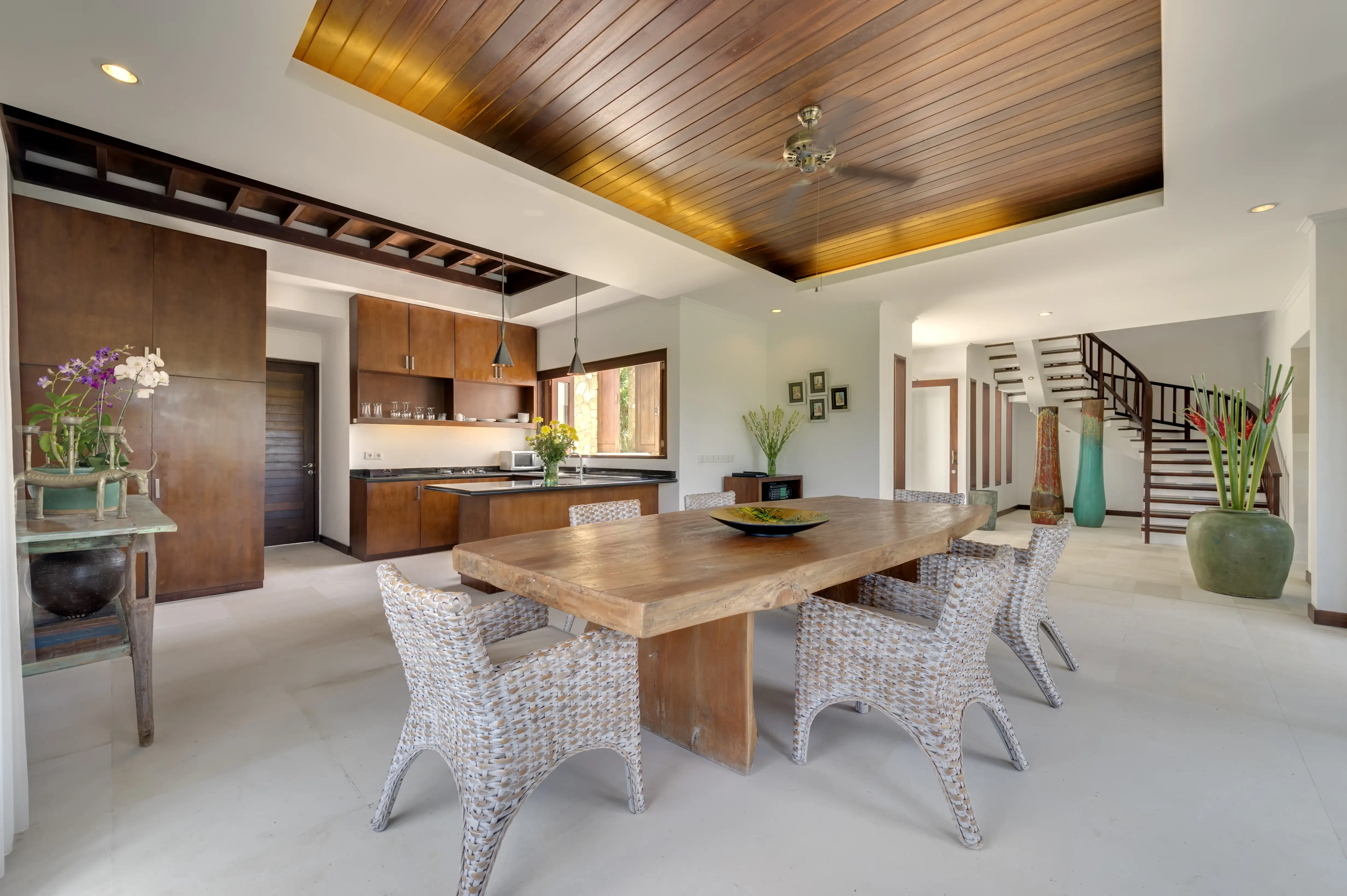 Villa 300m² in Indonesia, Canggu. Priced at 360000$ rent photo-11