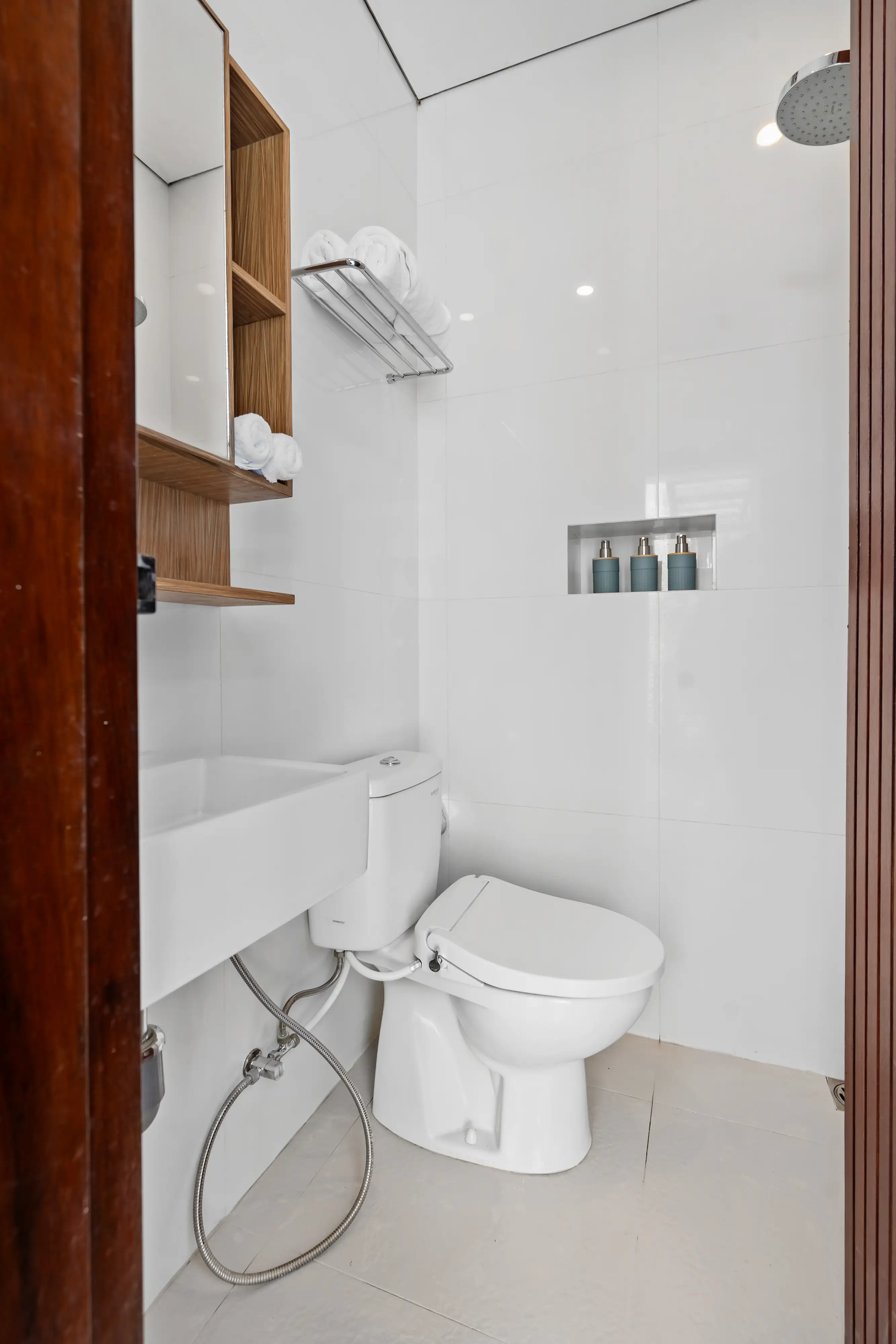 Villa 100m² in Indonesia, Kedungu. Priced at 103000$ rent photo-4
