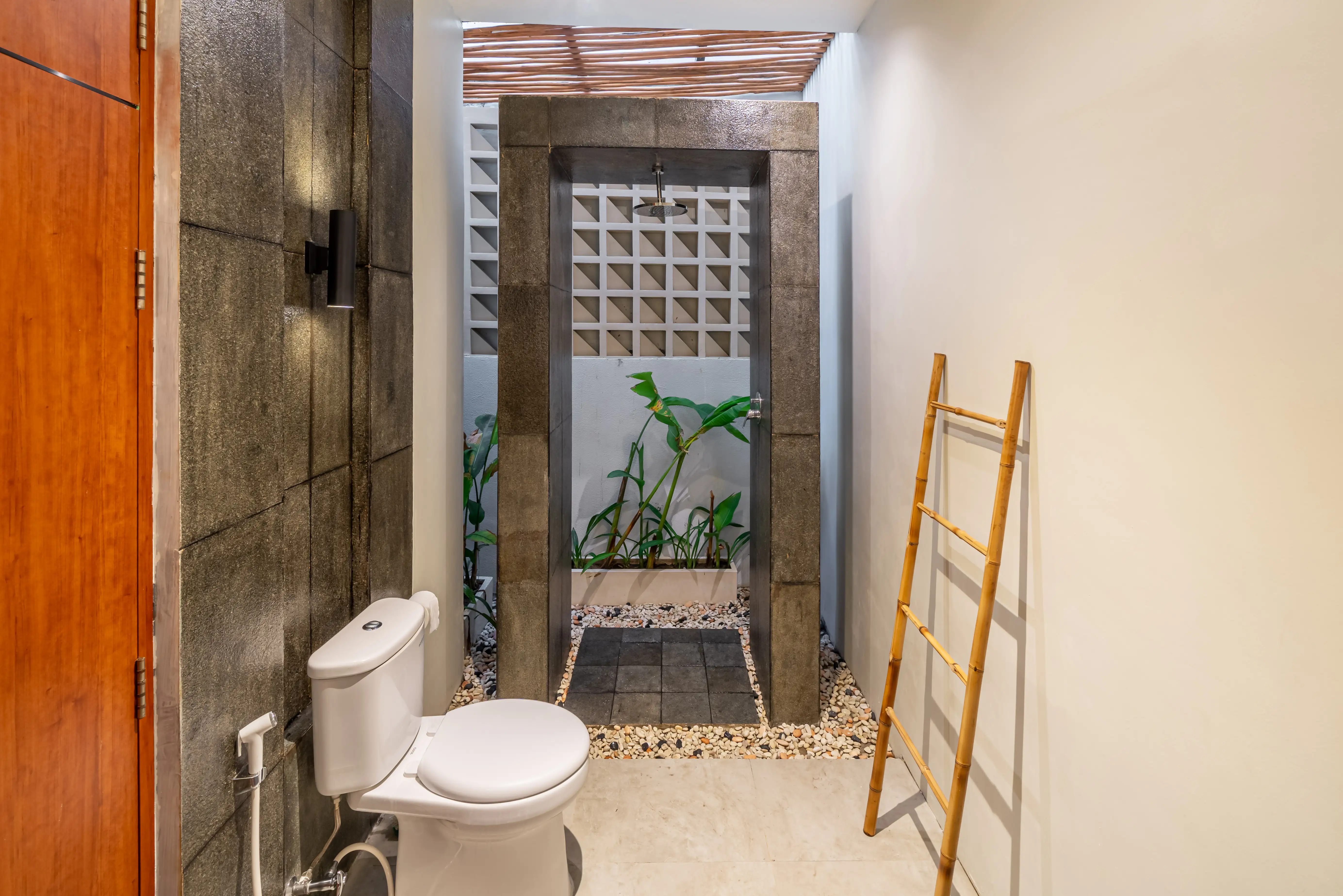 Villa 114m² in Indonesia, Canggu. Priced at 374000$ rent photo-2