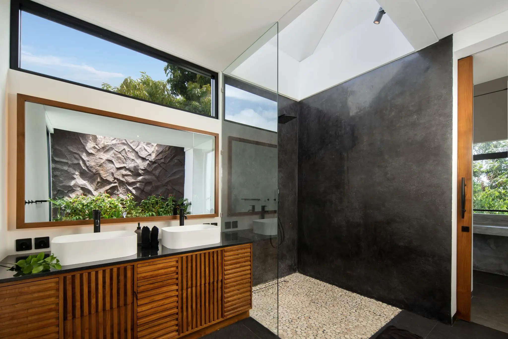 Villa 105m² in Indonesia, Canggu. Priced at 329000$ rent photo-6