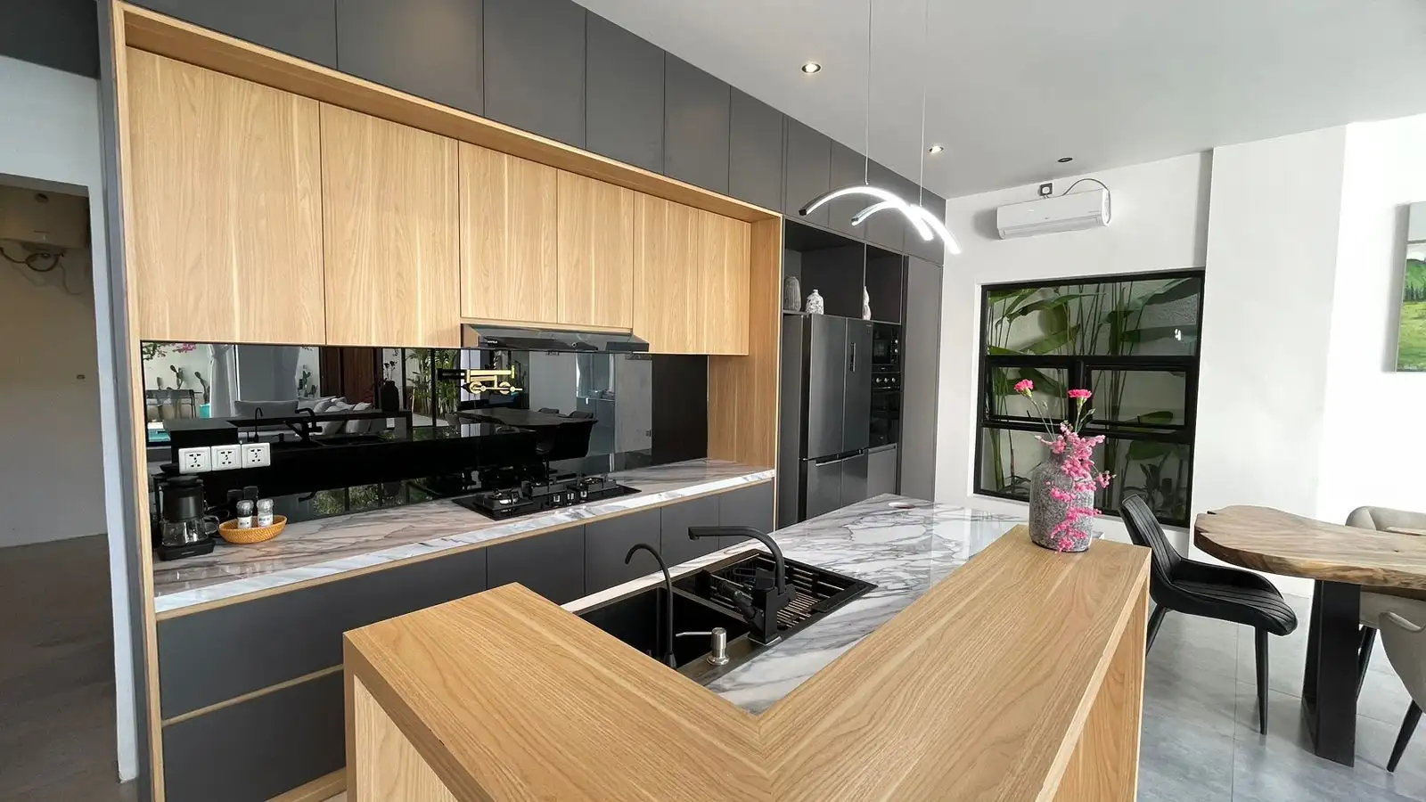 Villa 187m² in Indonesia, Canggu. Priced at 300000$ rent photo-13