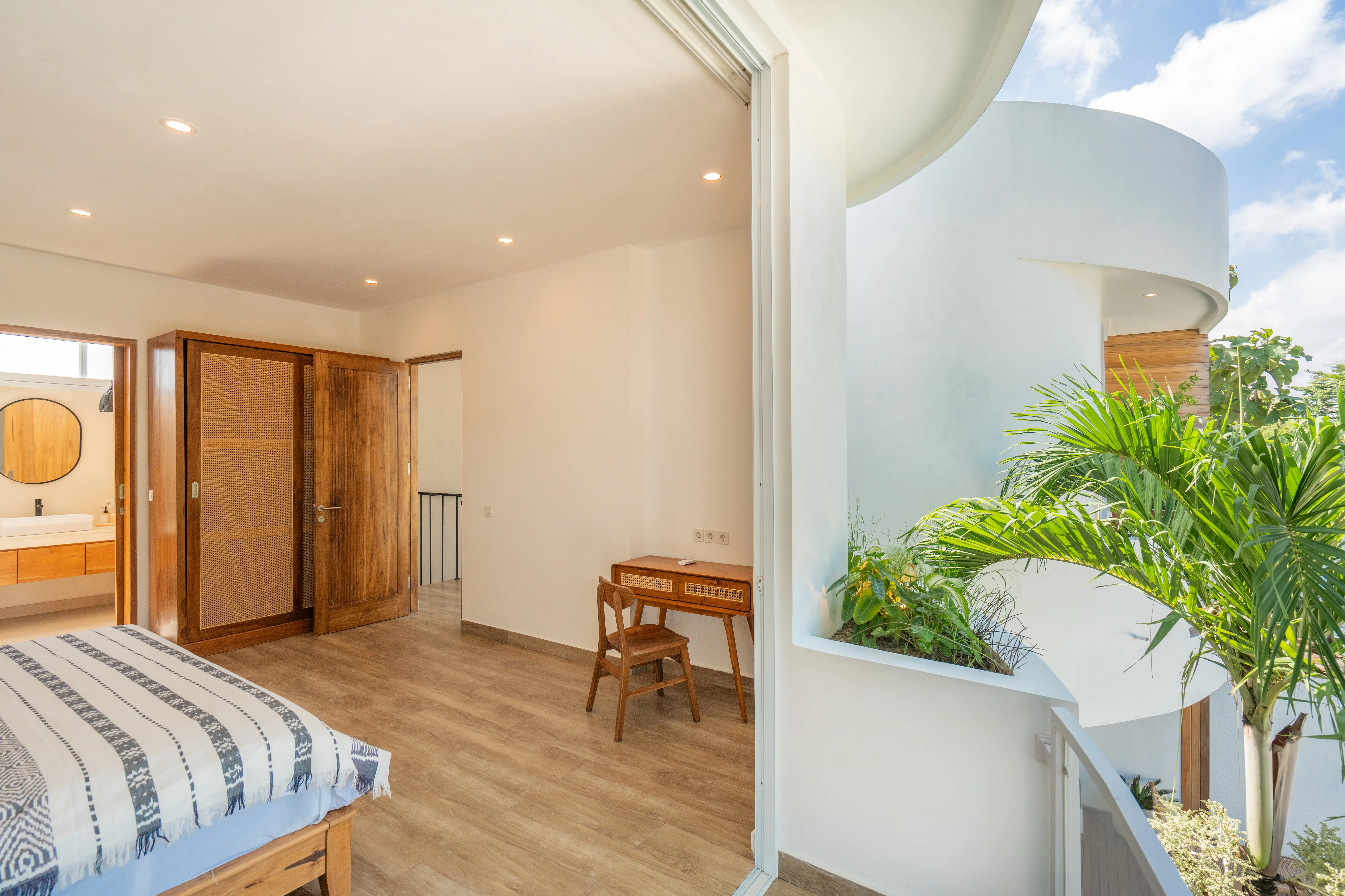 Villa 200m² in Indonesia, Kedungu. Priced at 310000$ rent photo-7