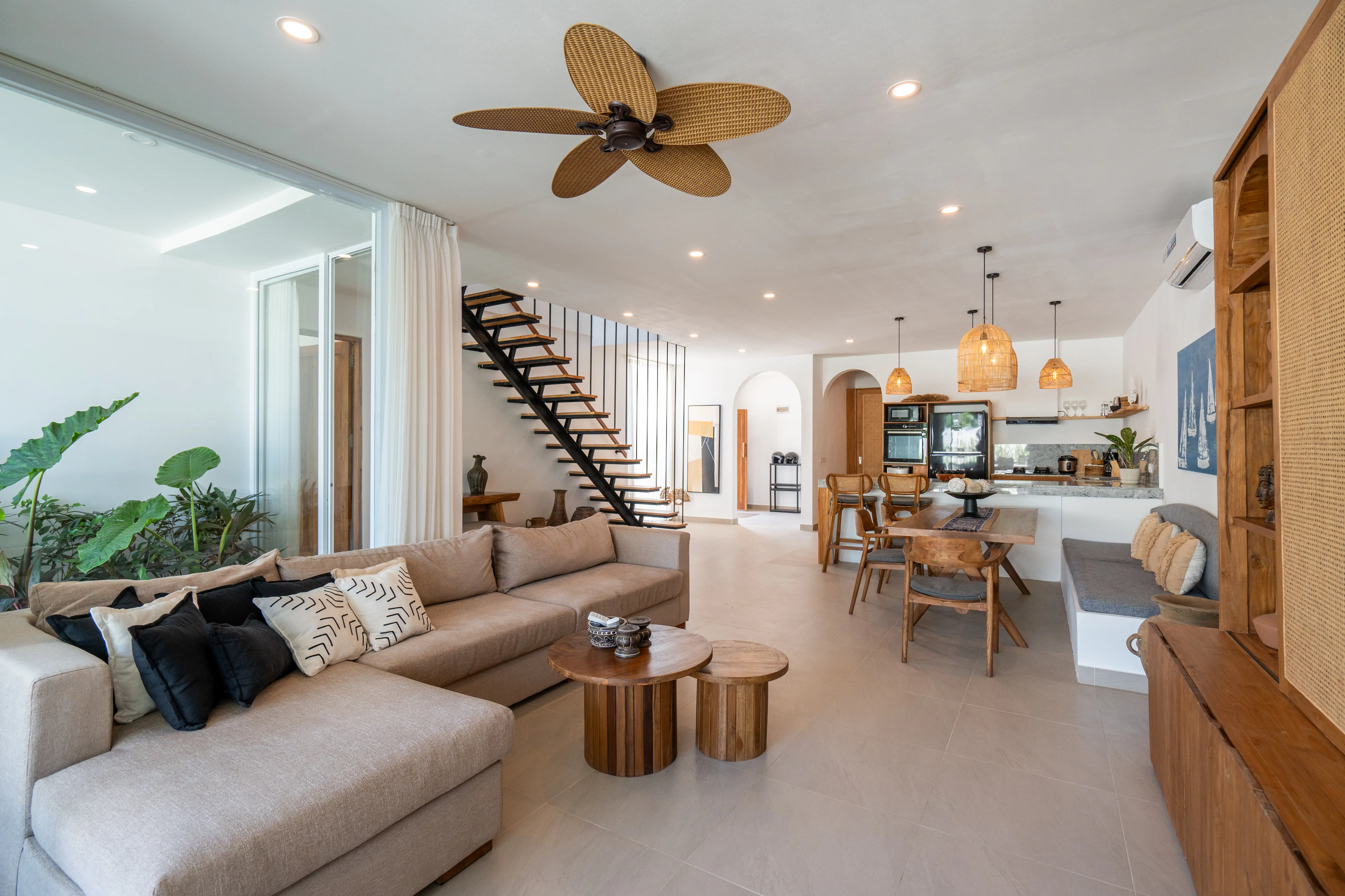 Villa 200m² in Indonesia, Kedungu. Priced at 310000$ rent photo-13