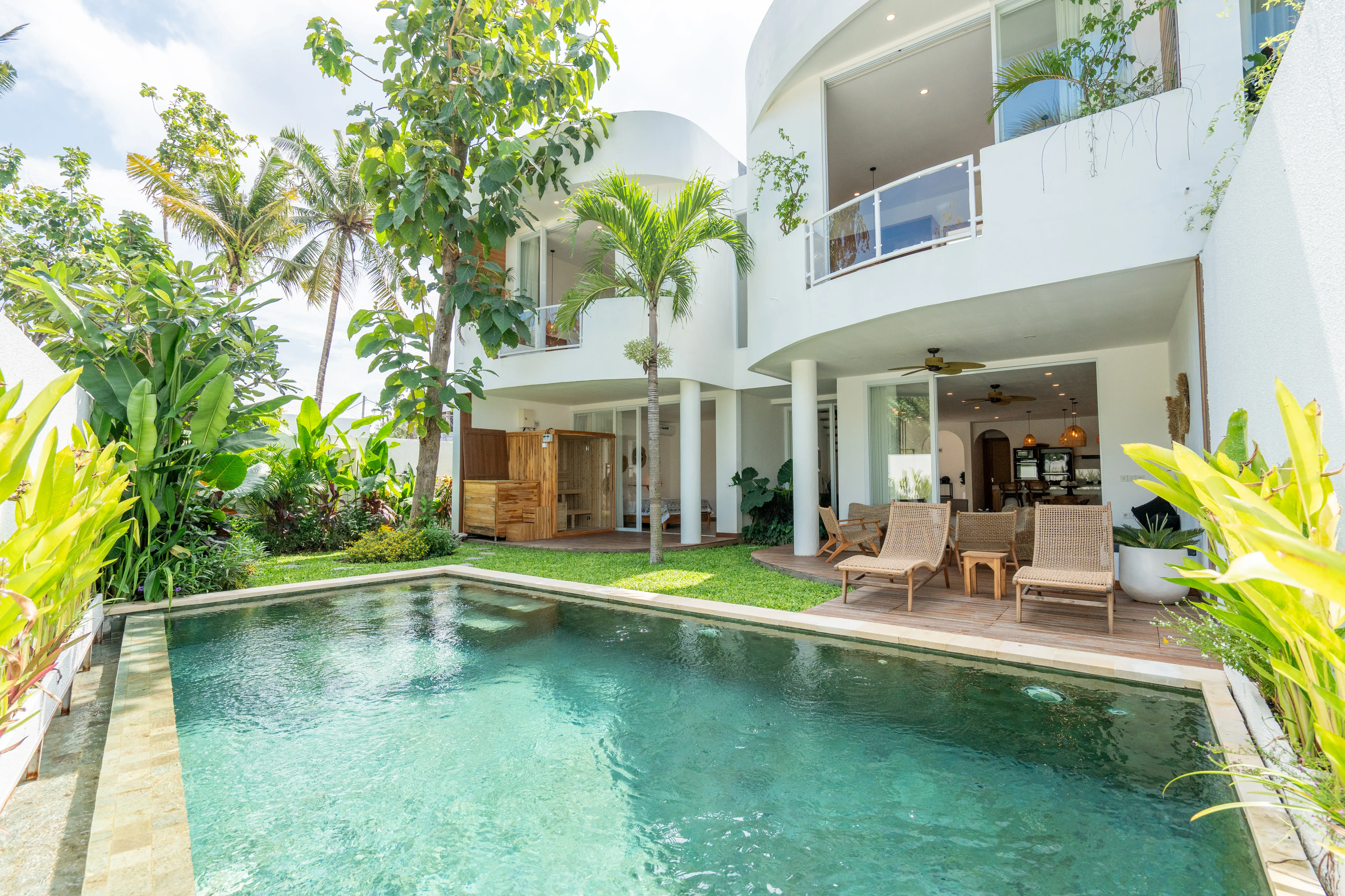 Villa 200m² in Indonesia, Kedungu. Priced at 310000$ rent photo-17