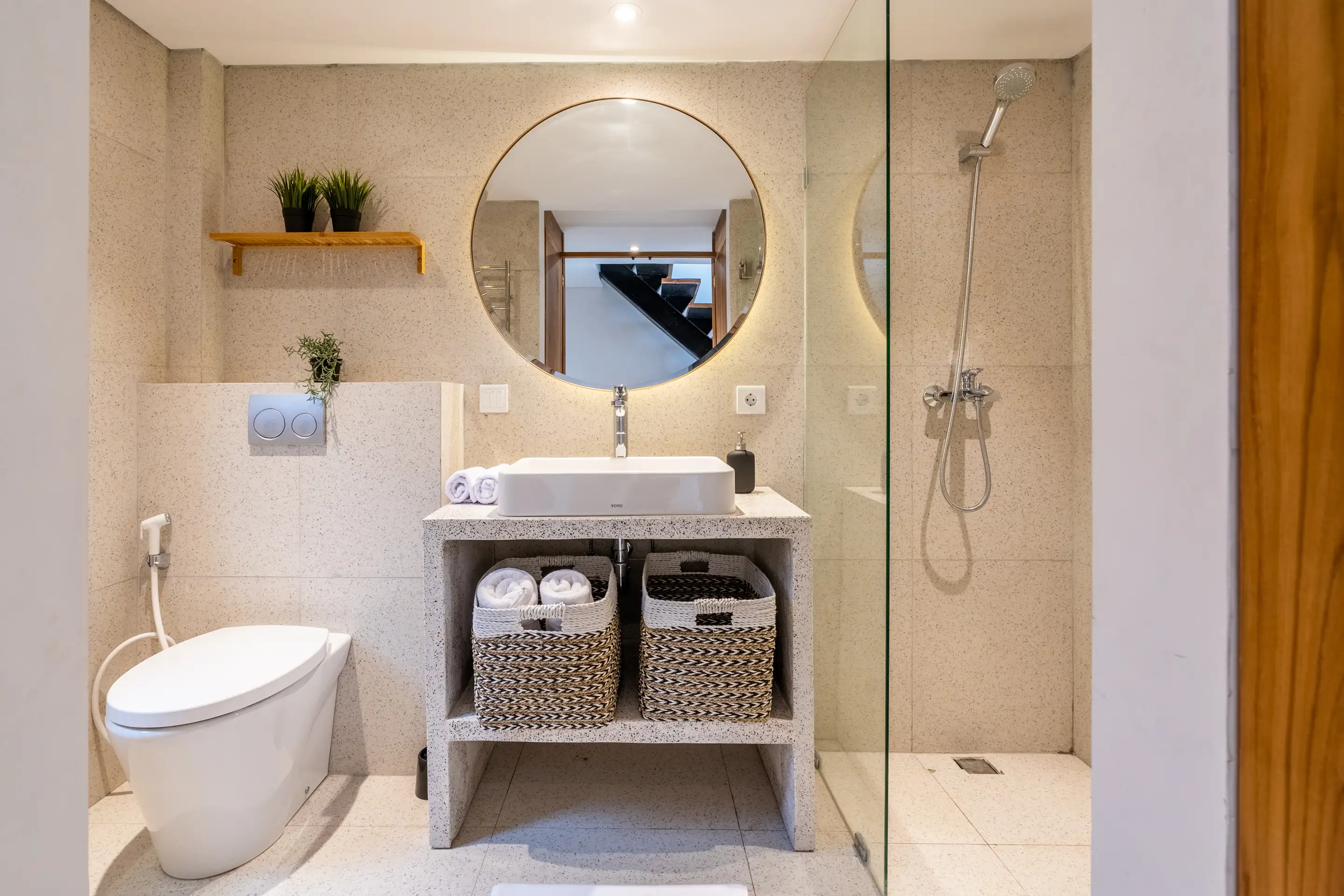 Flat 80m² in Indonesia, Canggu. Priced at 210000$ rent photo-5