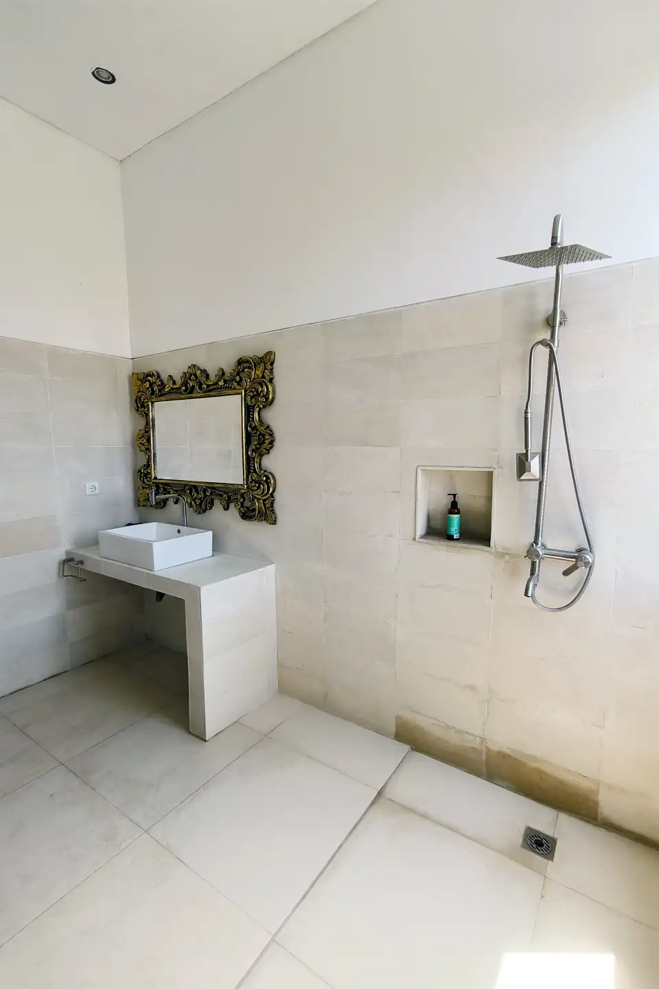 Villa 339m² in Indonesia, Umalas. Priced at 581610$ rent photo-4