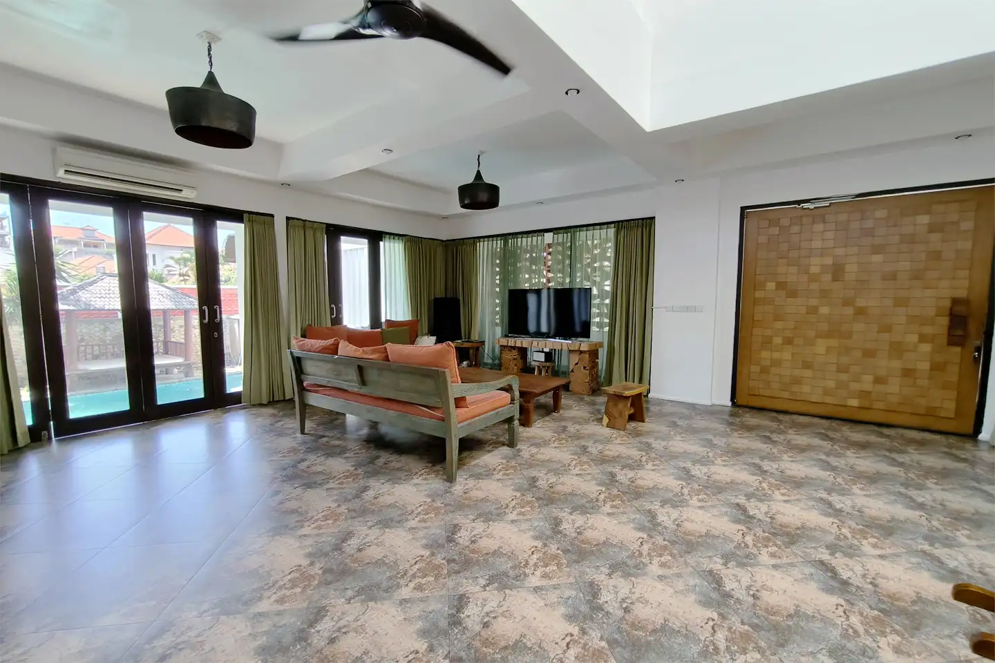Villa 339m² in Indonesia, Umalas. Priced at 581610$ rent photo-6