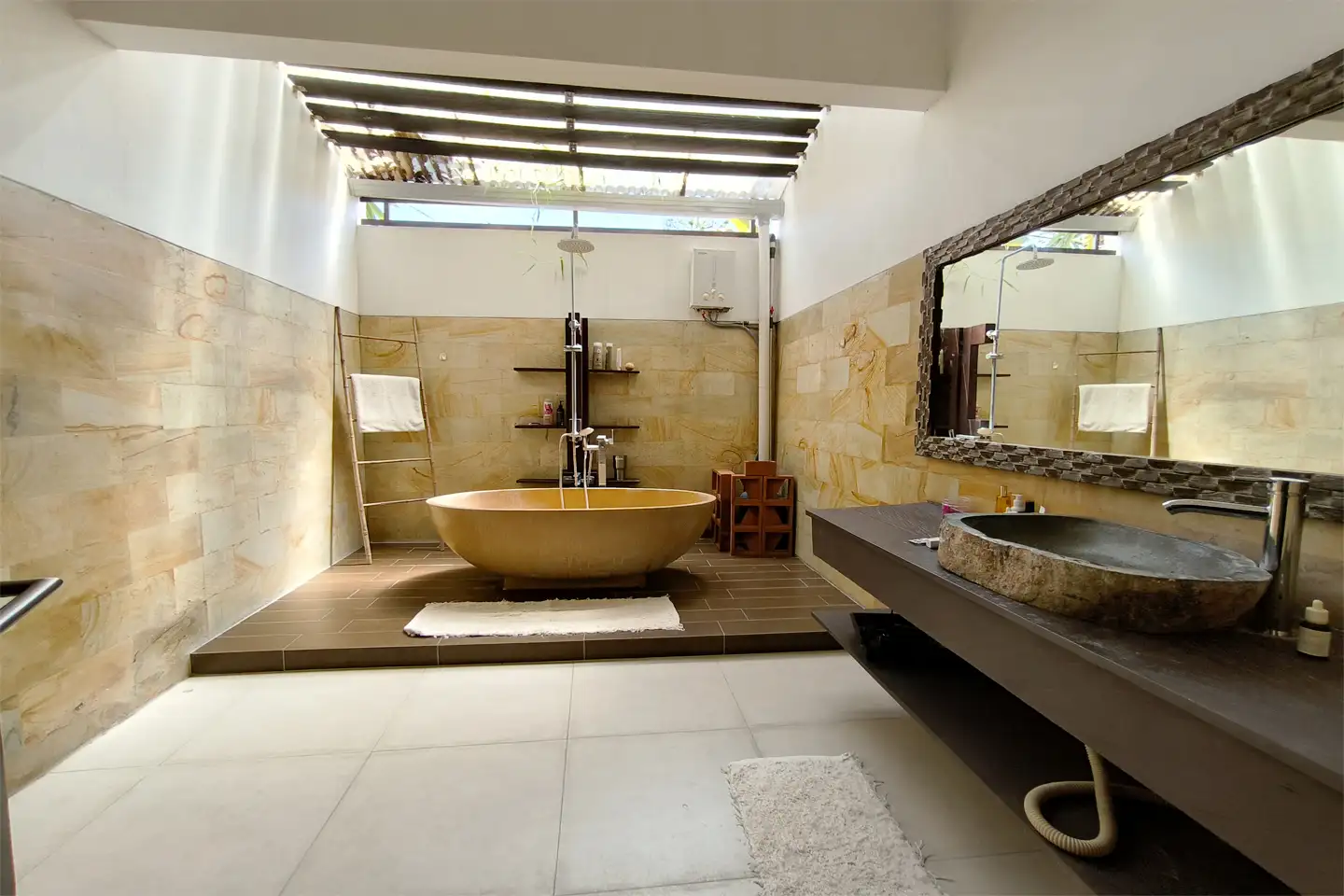 Villa 339m² in Indonesia, Umalas. Priced at 581610$ rent photo-10