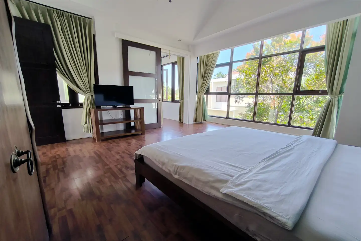 Villa 339m² in Indonesia, Umalas. Priced at 581610$ rent photo-13