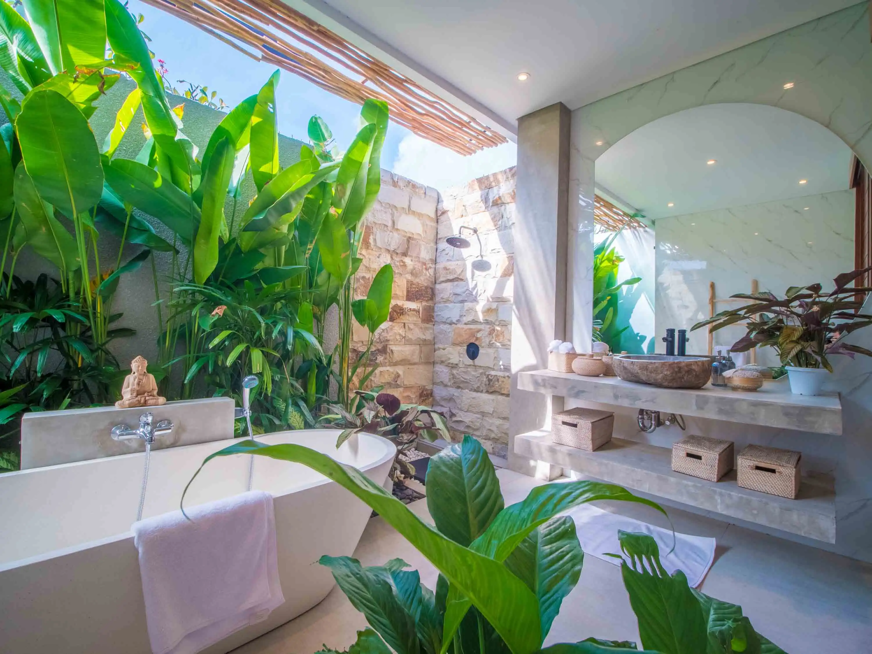 Villa 150m² in Indonesia, Kerobokan. Priced at 316654$ rent photo-12