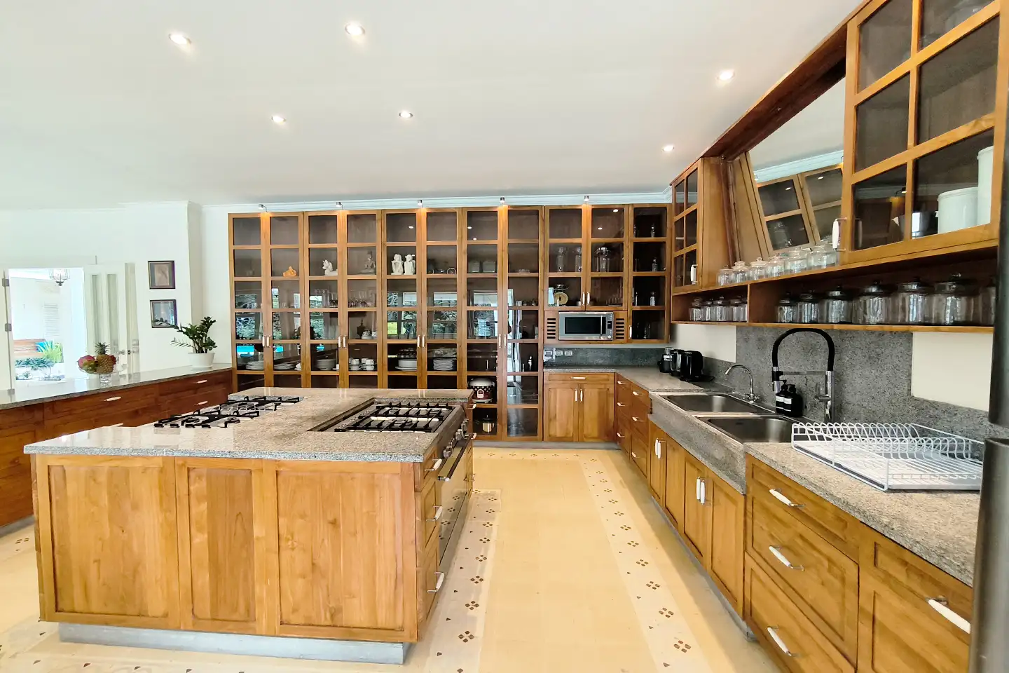Villa 1081m² in Indonesia, Tabanan. Priced at 1793798$ rent photo-13