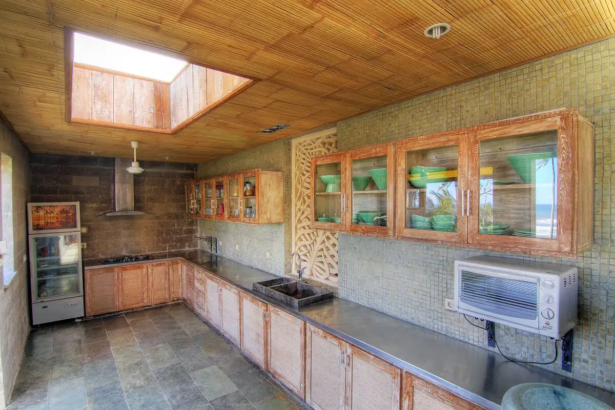 Villa 700m² in Indonesia, Medewi. Priced at 1958085$ rent photo-4