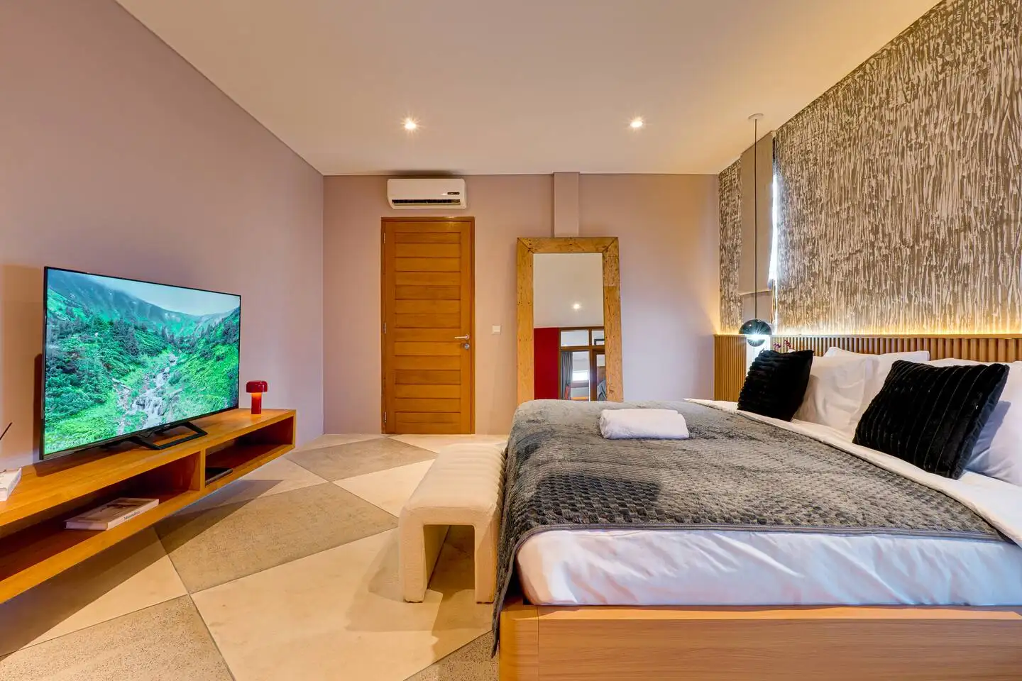 Flat 90m² in Indonesia, Canggu. Priced at 150000$ rent photo-9