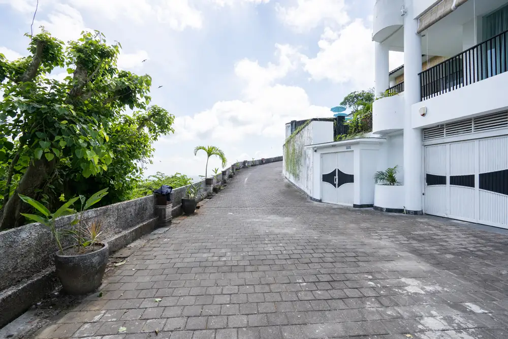 Villa 1000m² in Indonesia, Bukit. Priced at 1900000$ rent photo-12