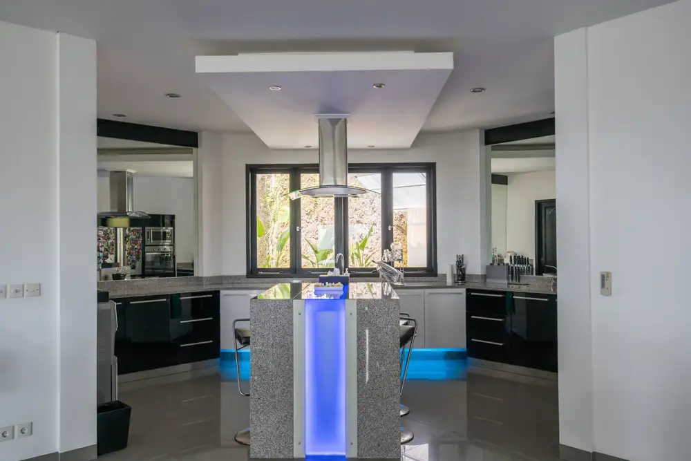 Villa 1000m² in Indonesia, Bukit. Priced at 1900000$ rent photo-16