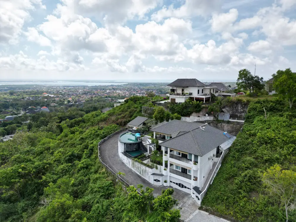 Villa 1000m² in Indonesia, Bukit. Priced at 1900000$ rent photo-37