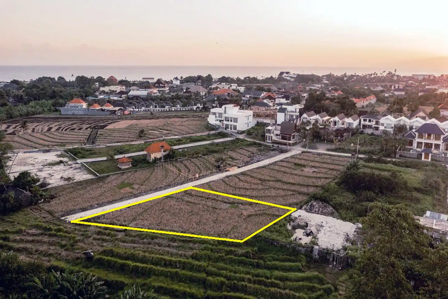 Land 0m² in Indonesia, Canggu. Priced at 646233$ rent photo-2