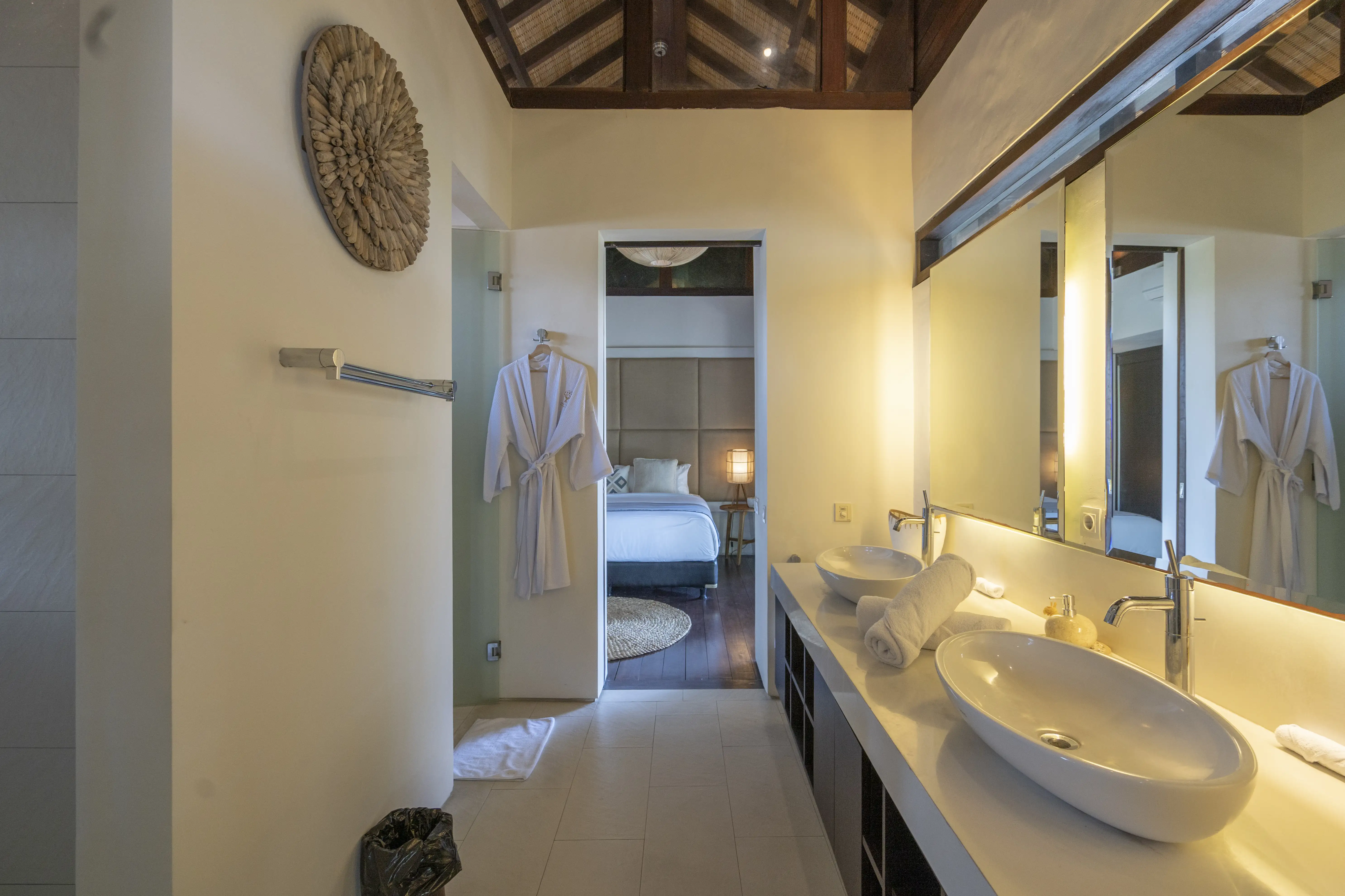 Villa 800m² in Indonesia, Seminyak. Priced at 3000000$ rent photo-6