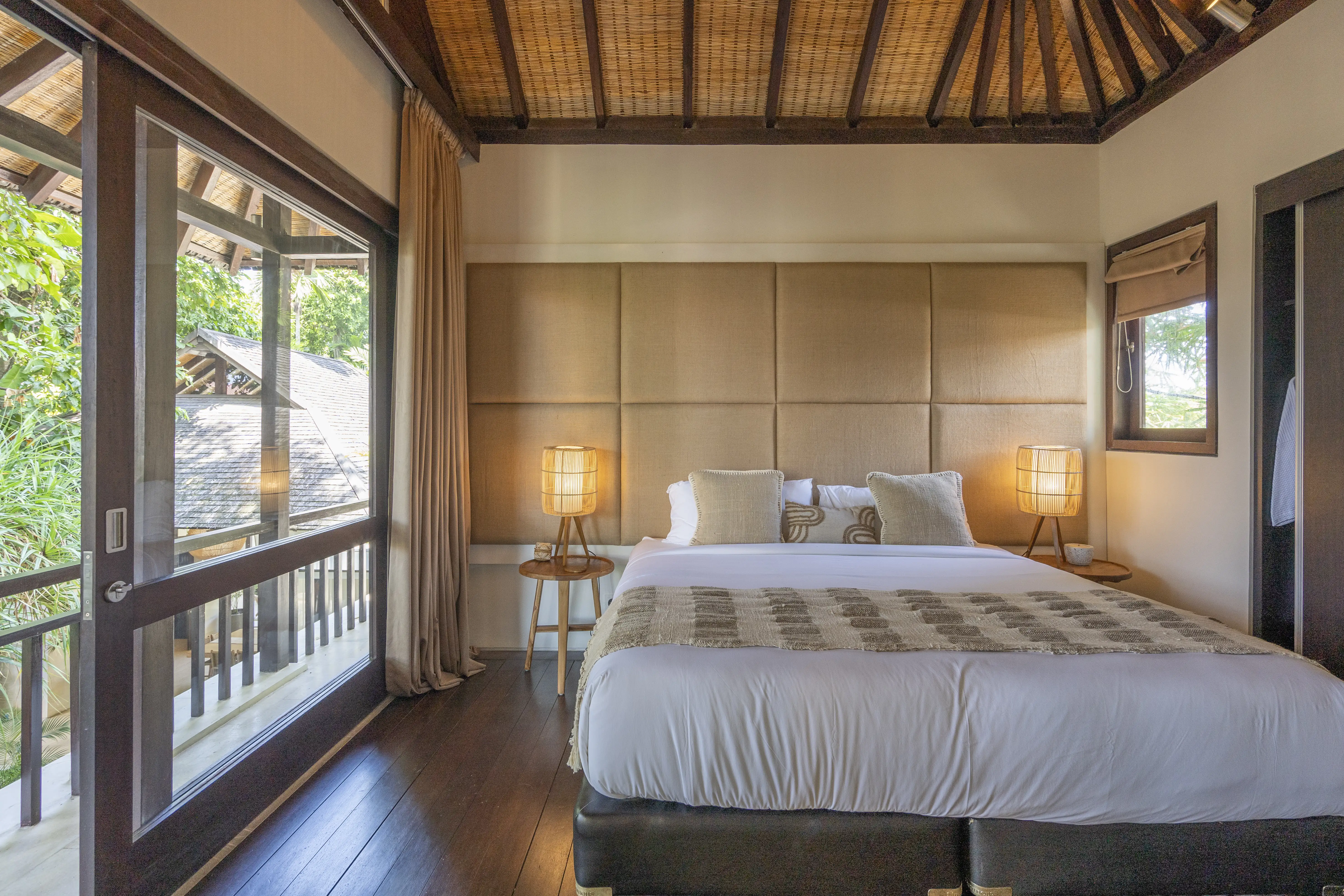 Villa 800m² in Indonesia, Seminyak. Priced at 3000000$ rent photo-7