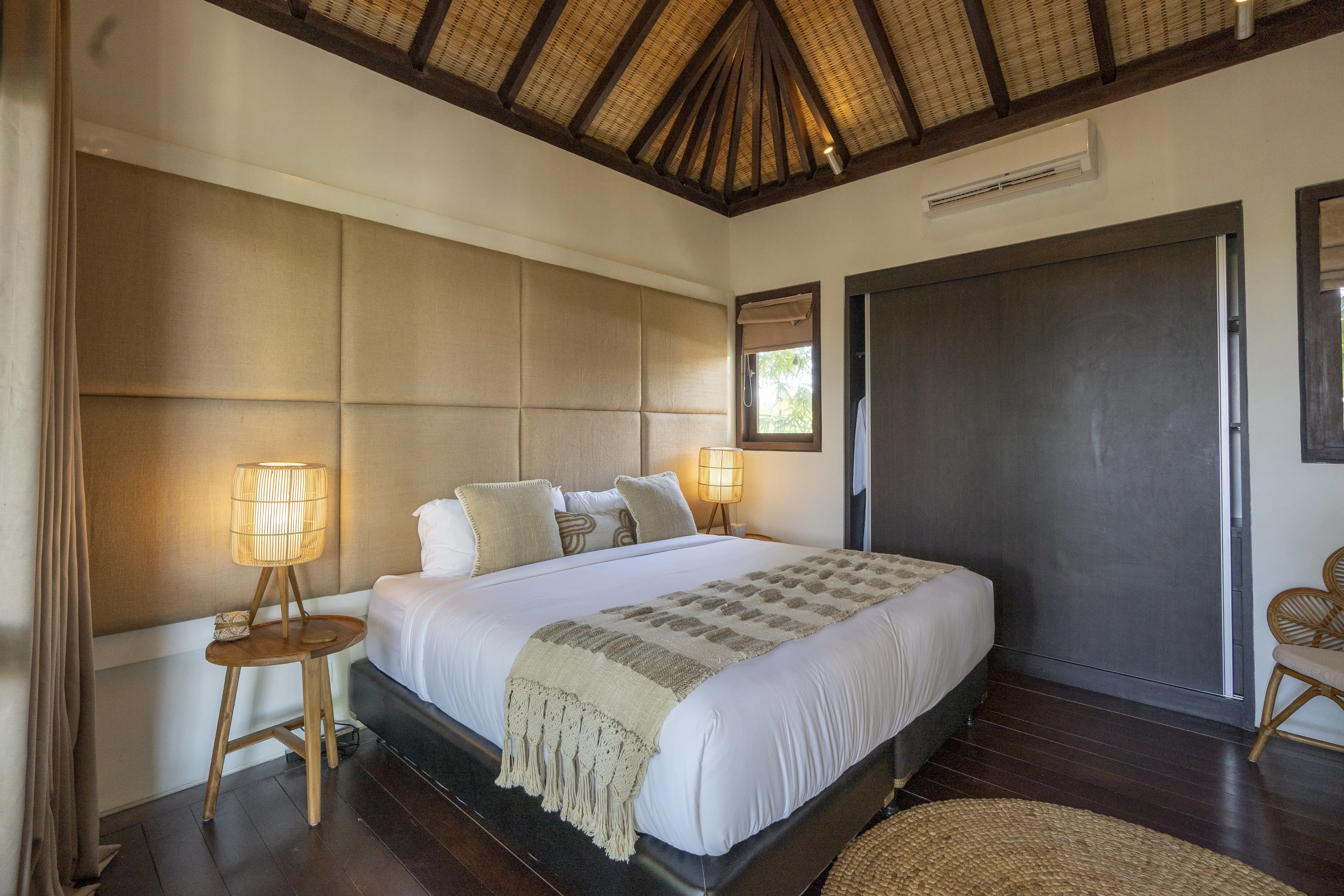 Villa 800m² in Indonesia, Seminyak. Priced at 3000000$ rent photo-8