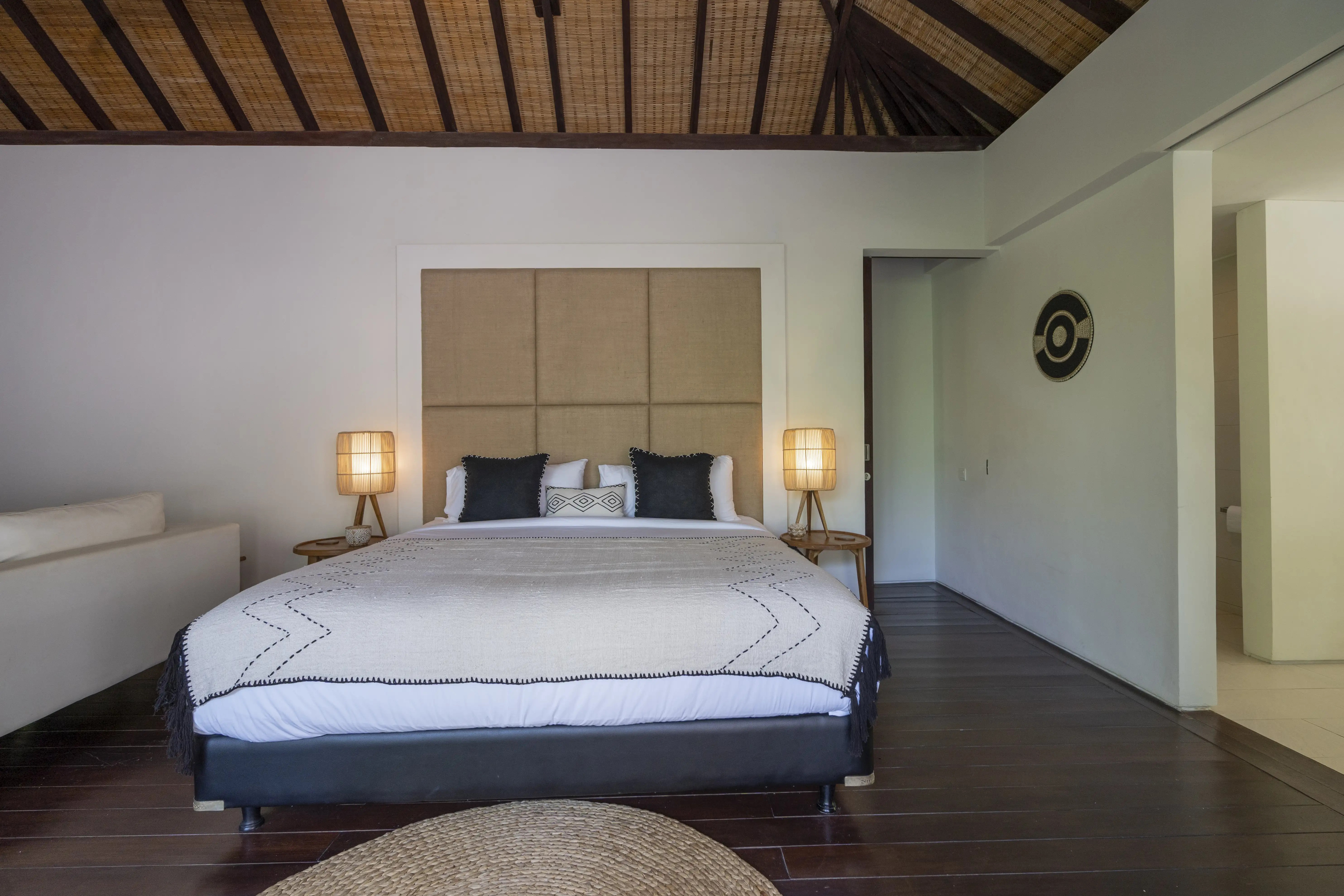 Villa 800m² in Indonesia, Seminyak. Priced at 3000000$ rent photo-11