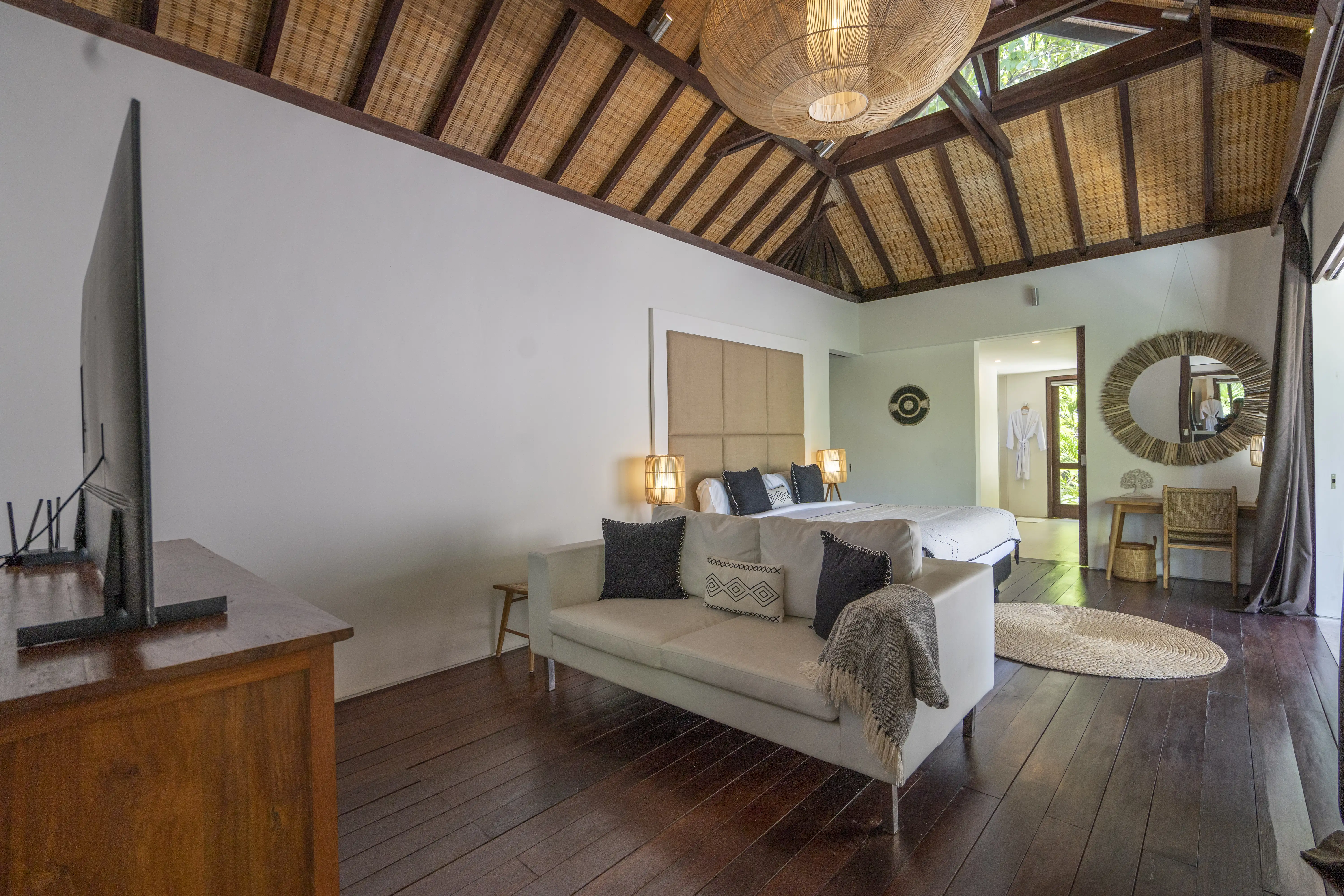 Villa 800m² in Indonesia, Seminyak. Priced at 3000000$ rent photo-12