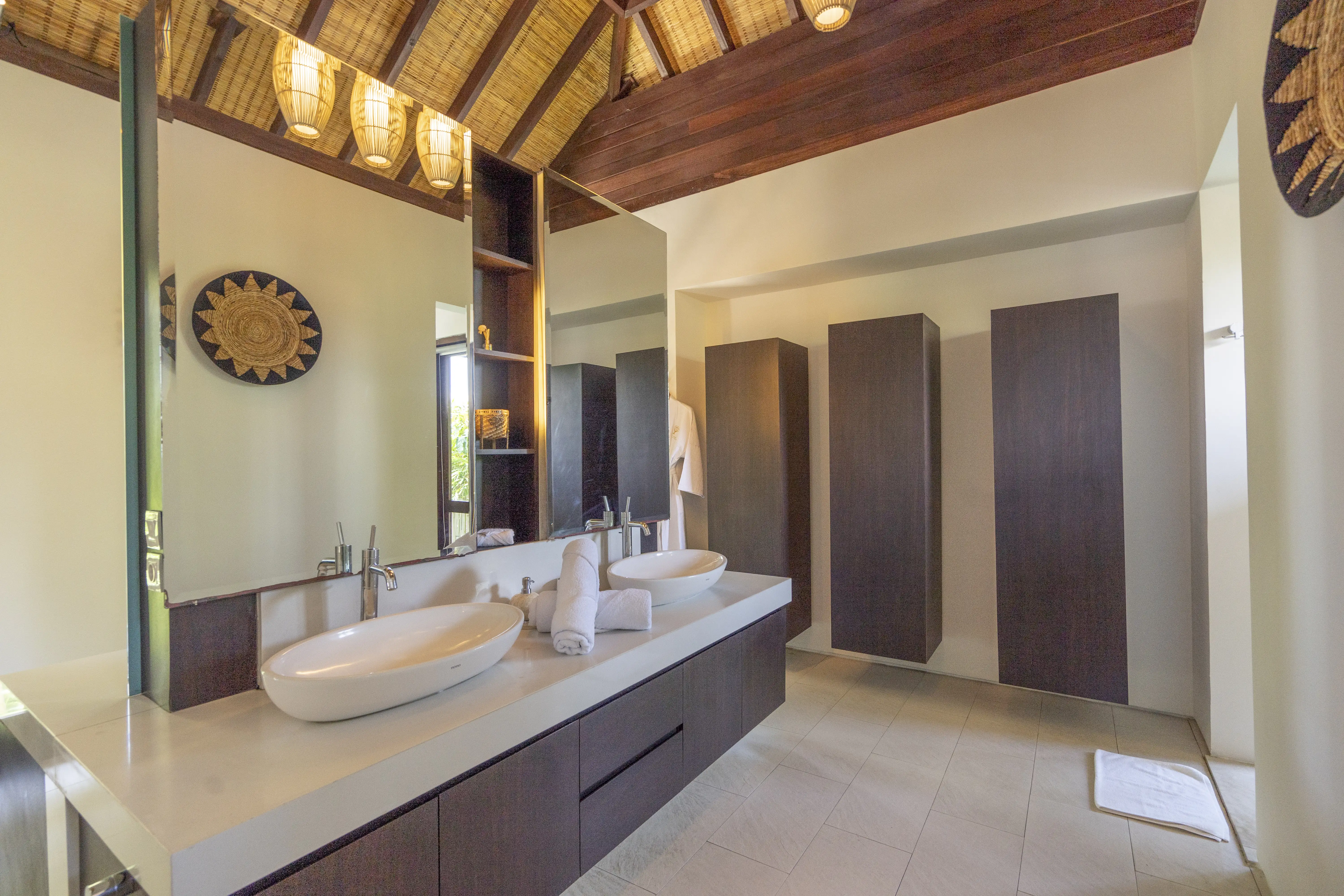 Villa 800m² in Indonesia, Seminyak. Priced at 3000000$ rent photo-13