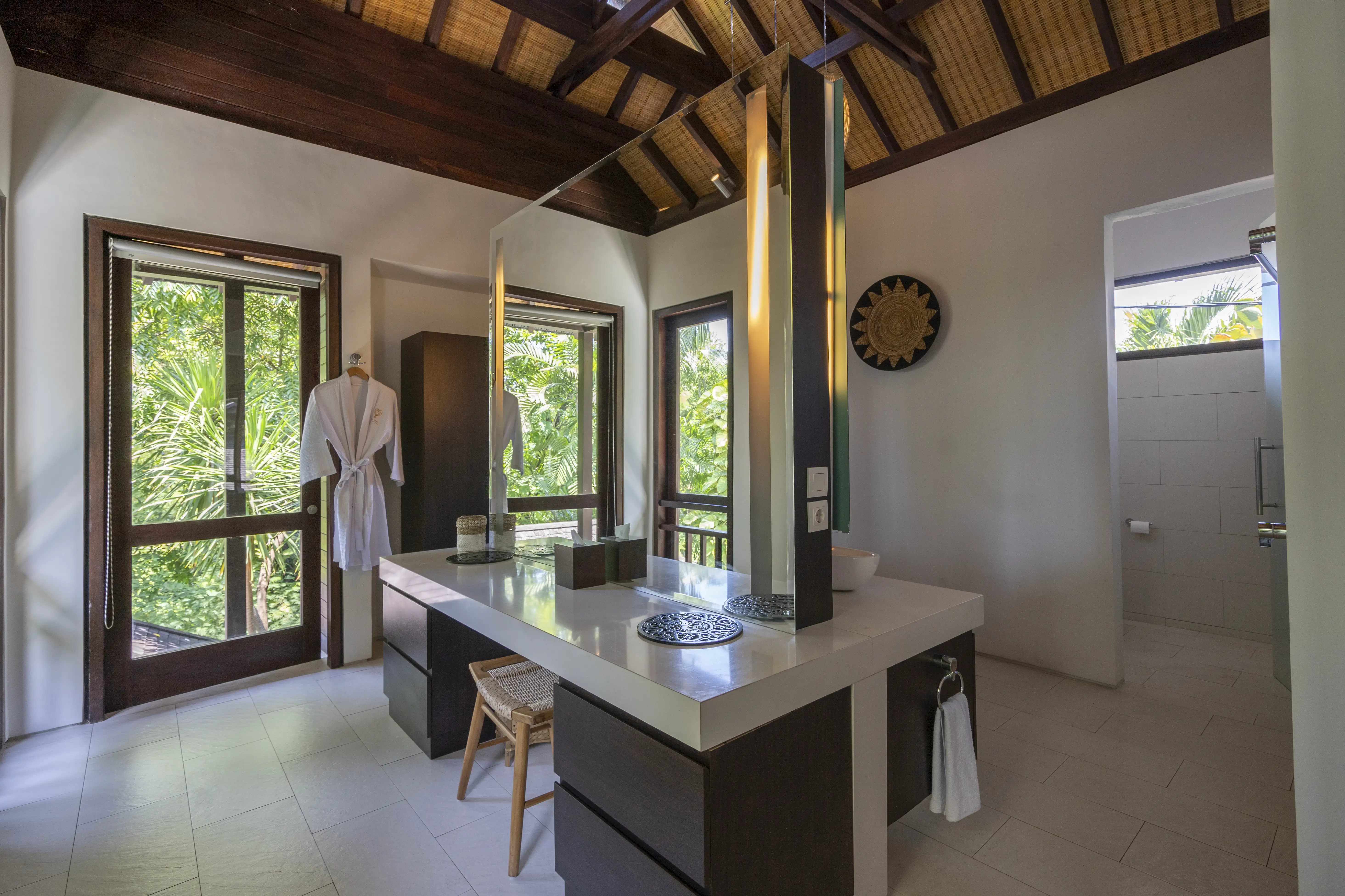 Villa 800m² in Indonesia, Seminyak. Priced at 3000000$ rent photo-14