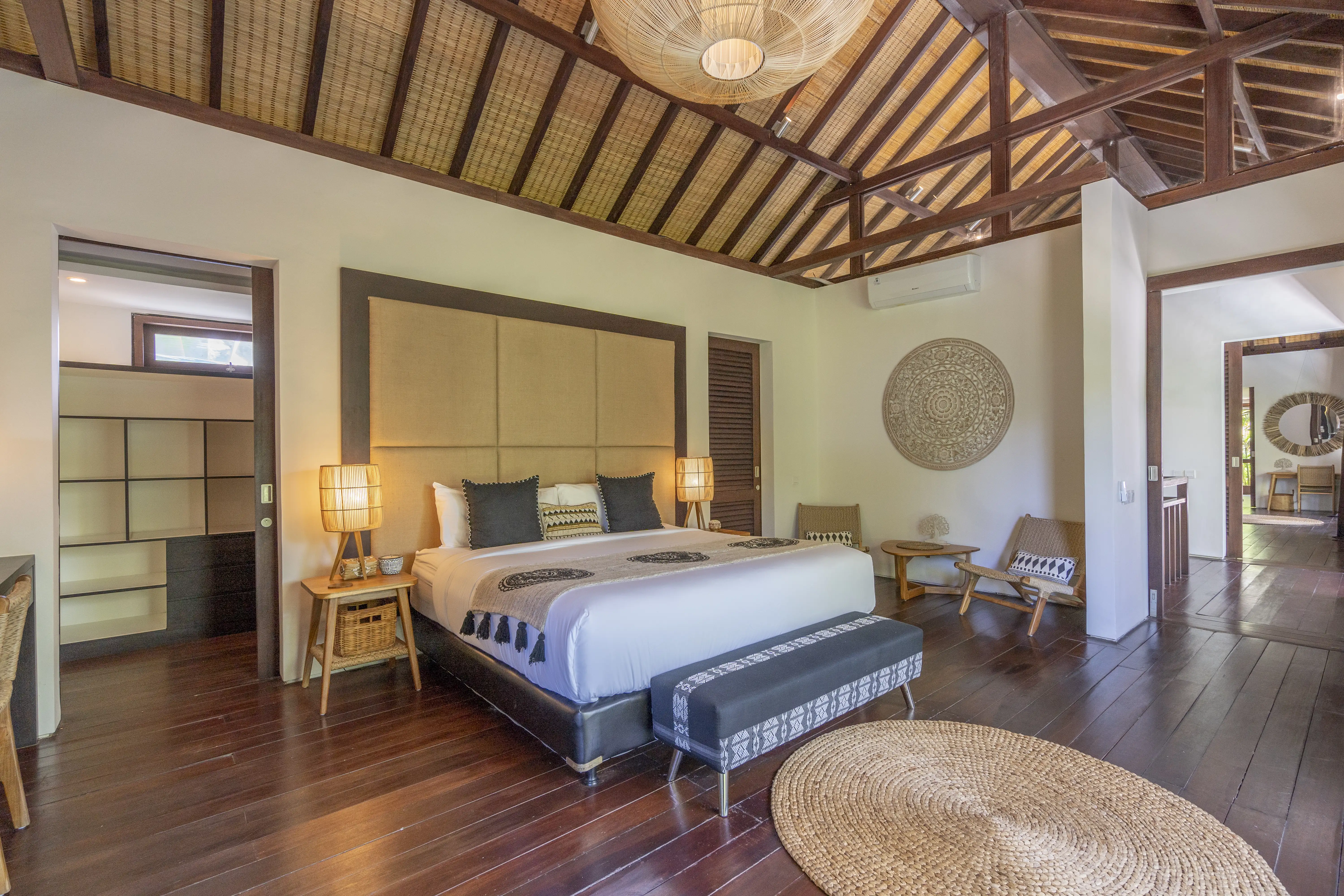 Villa 800m² in Indonesia, Seminyak. Priced at 3000000$ rent photo-17
