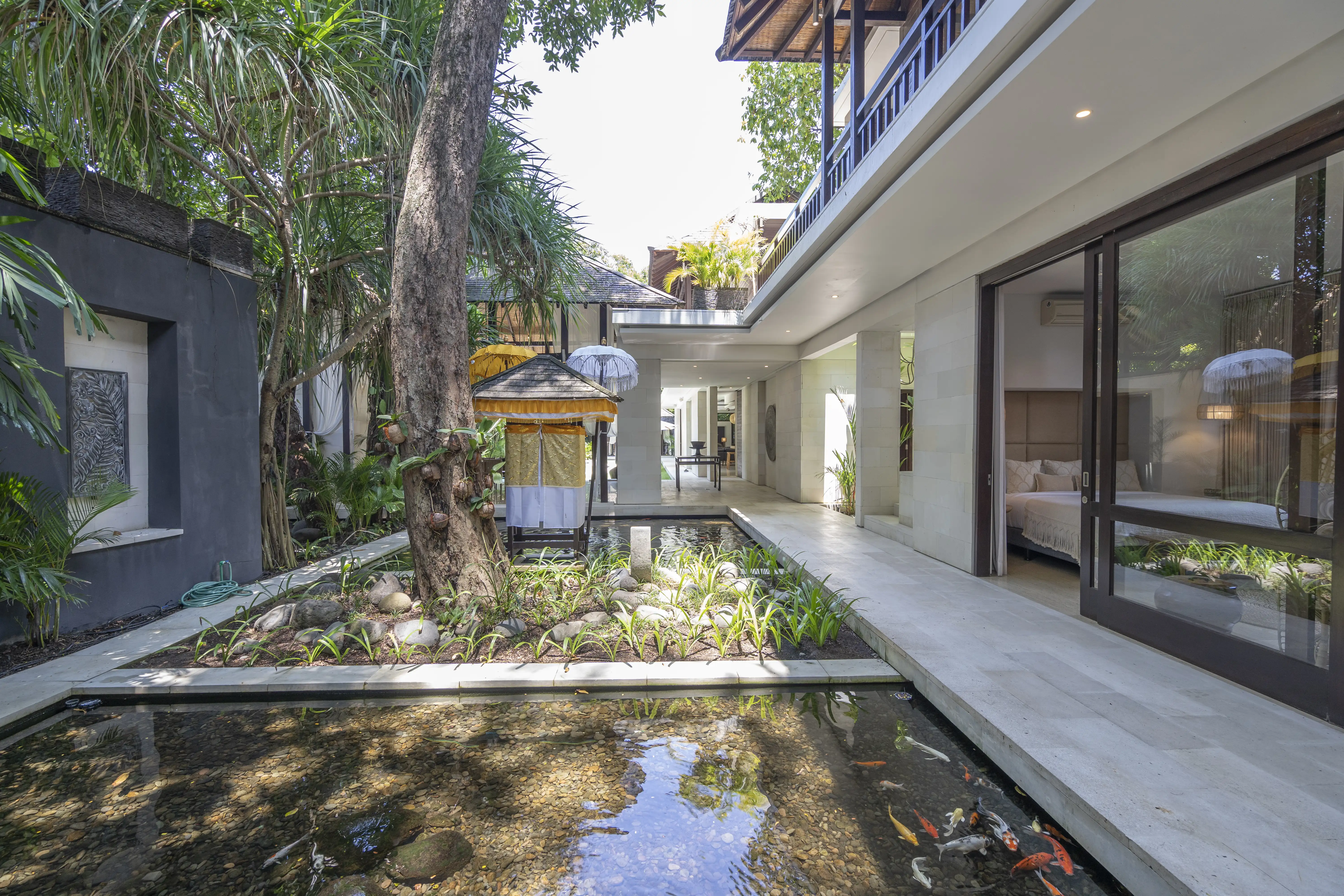 Villa 800m² in Indonesia, Seminyak. Priced at 3000000$ rent photo-22